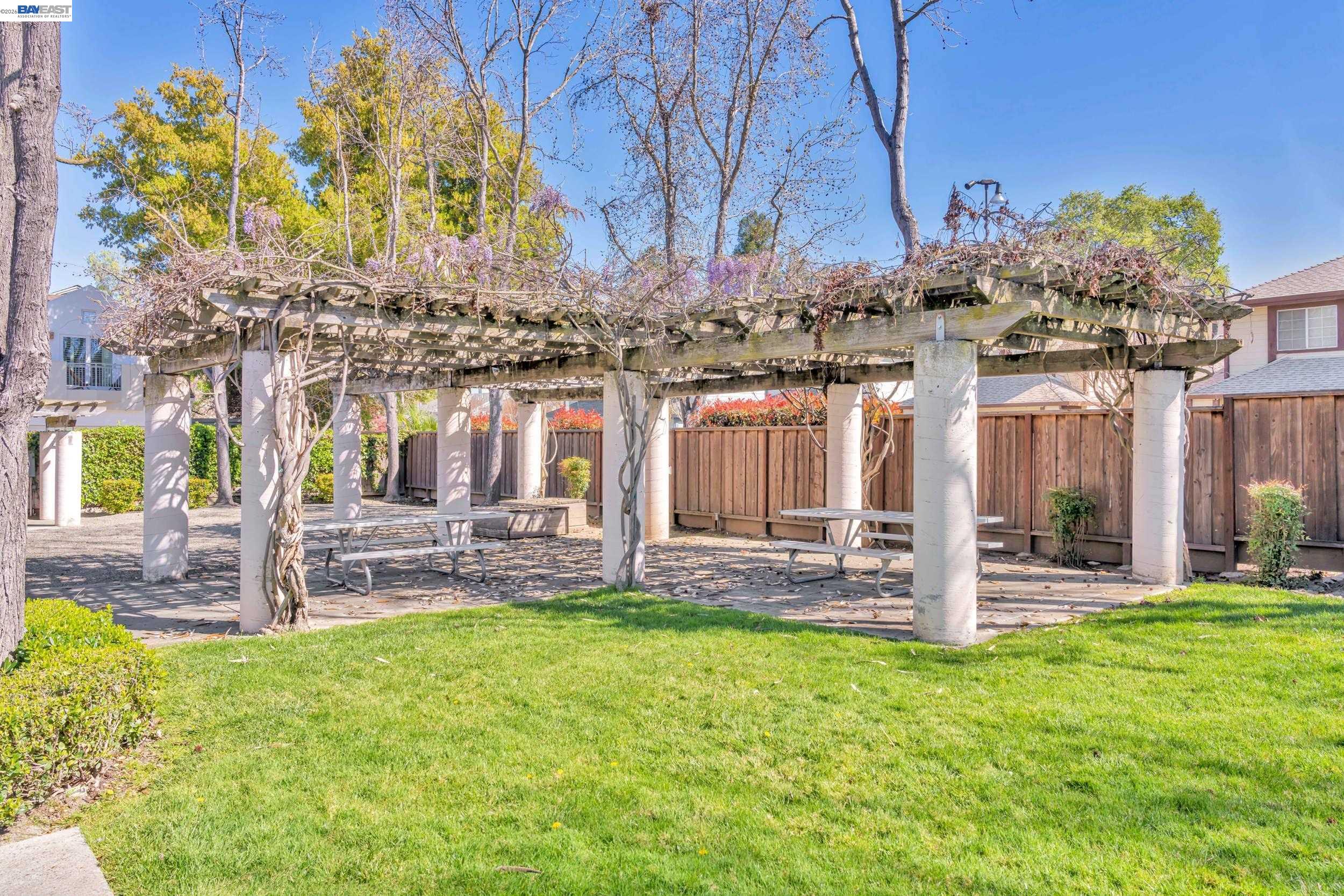 Detail Gallery Image 36 of 37 For 282 Del Valle Ct, Pleasanton,  CA 94566 - 4 Beds | 3 Baths