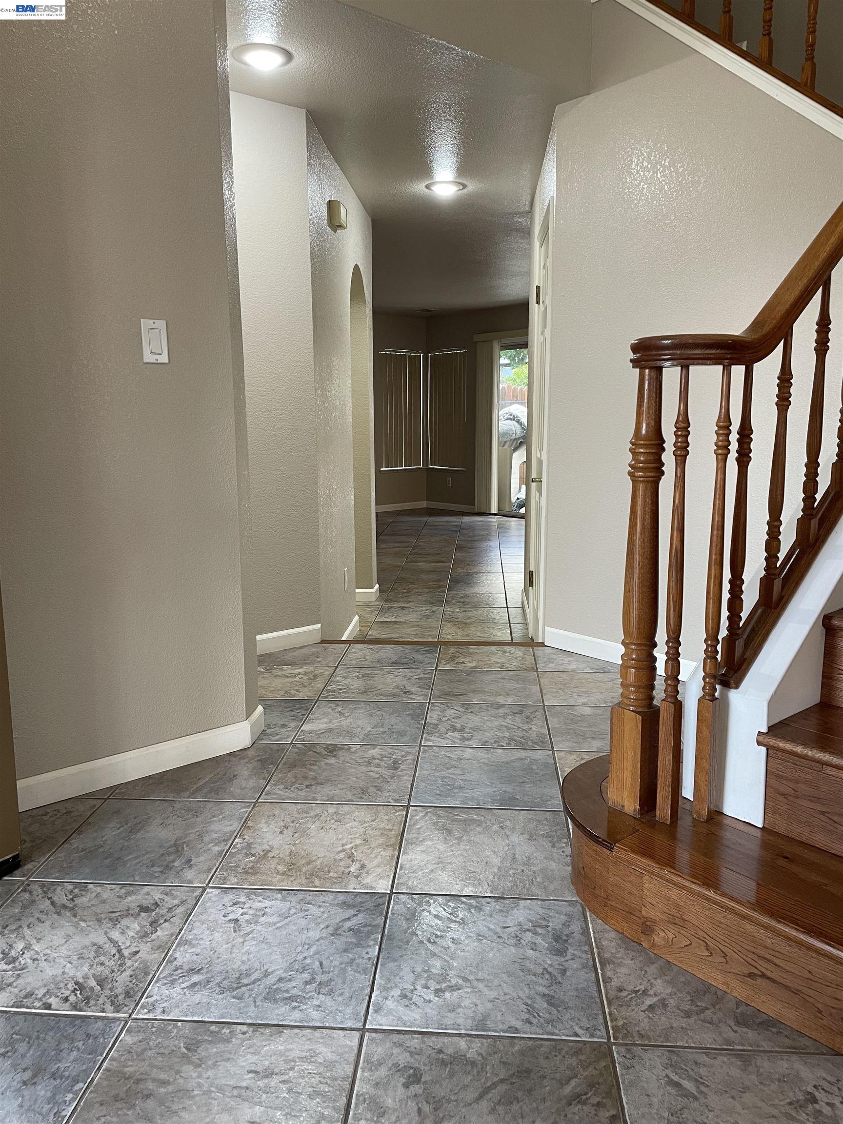 Detail Gallery Image 6 of 27 For 1828 Bayberry Ln, Tracy,  CA 95376 - 3 Beds | 2/1 Baths