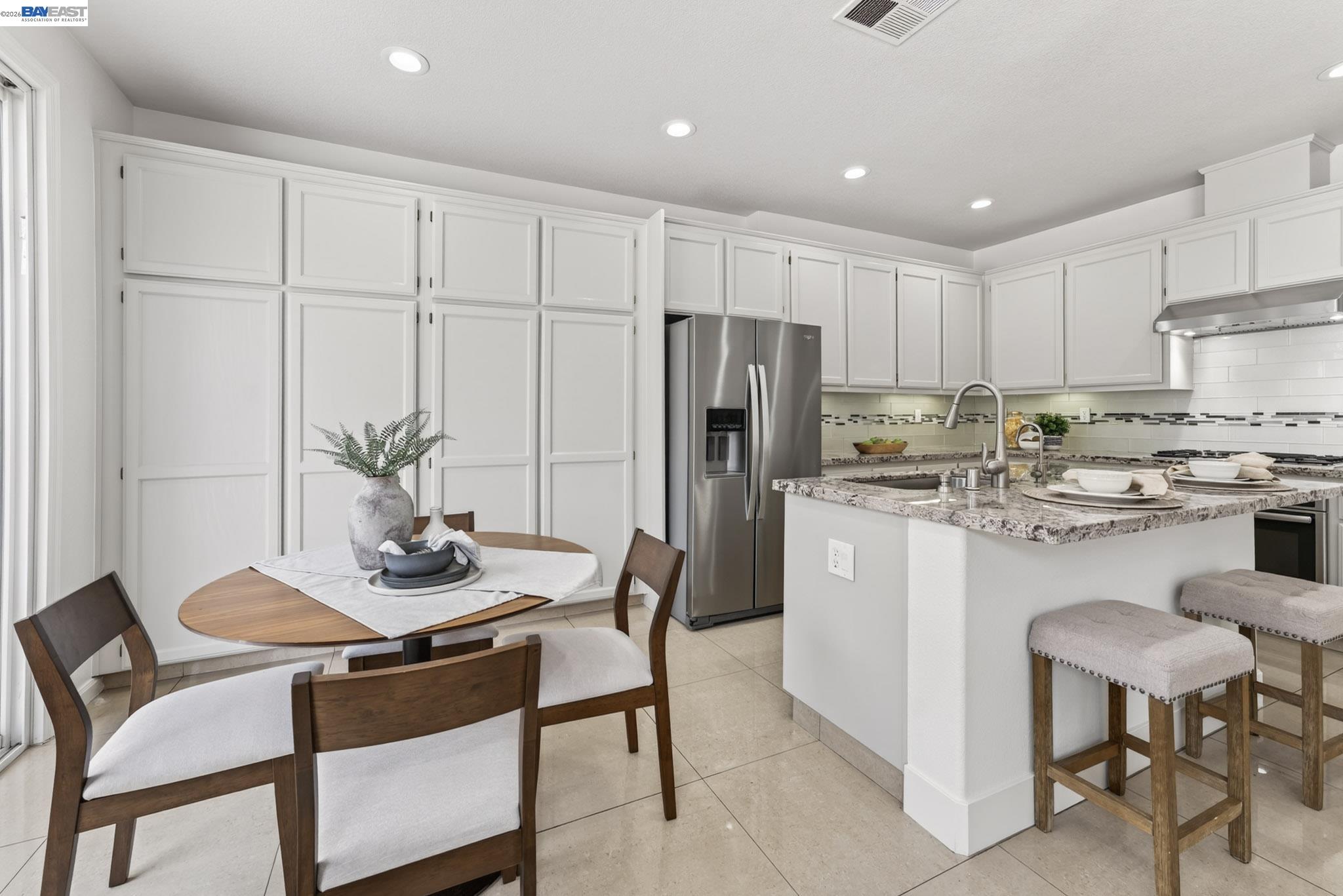 Detail Gallery Image 14 of 44 For 34517 Windflower Ln, Union City,  CA 94587 - 4 Beds | 3 Baths