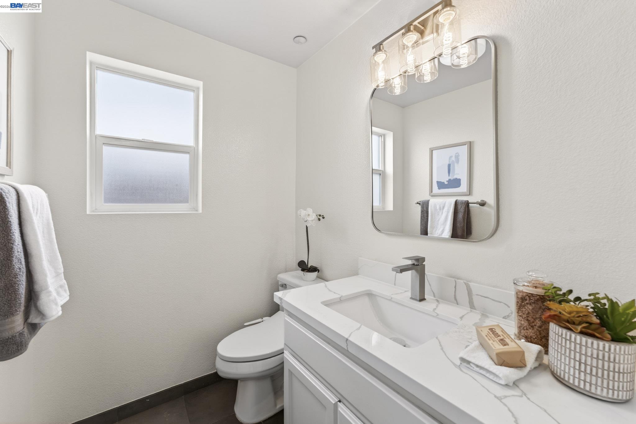 Detail Gallery Image 32 of 44 For 34517 Windflower Ln, Union City,  CA 94587 - 4 Beds | 3 Baths