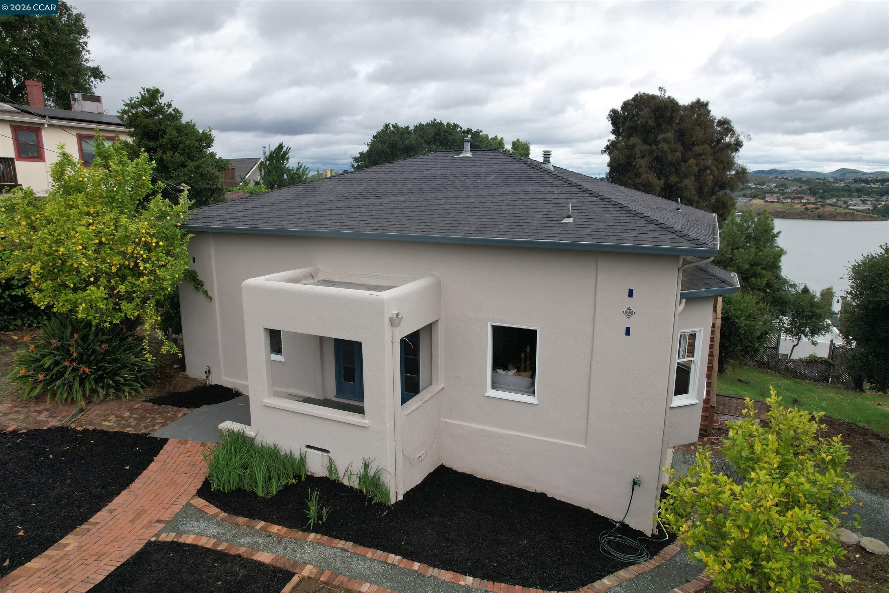 Front Image Thumbnail for CC41130897