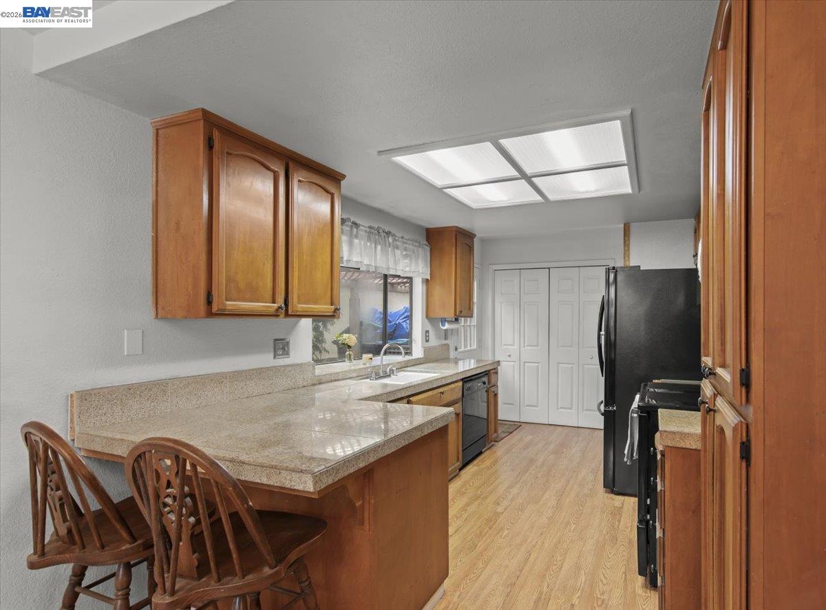 Detail Gallery Image 11 of 39 For 5894 Land View Dr, Stockton,  CA 95219 - 3 Beds | 2 Baths