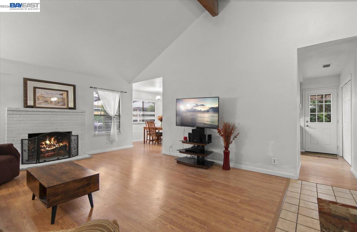 Detail Gallery Image 3 of 39 For 5894 Land View Dr, Stockton,  CA 95219 - 3 Beds | 2 Baths