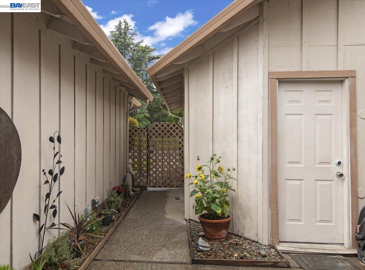 Detail Gallery Image 36 of 39 For 5894 Land View Dr, Stockton,  CA 95219 - 3 Beds | 2 Baths