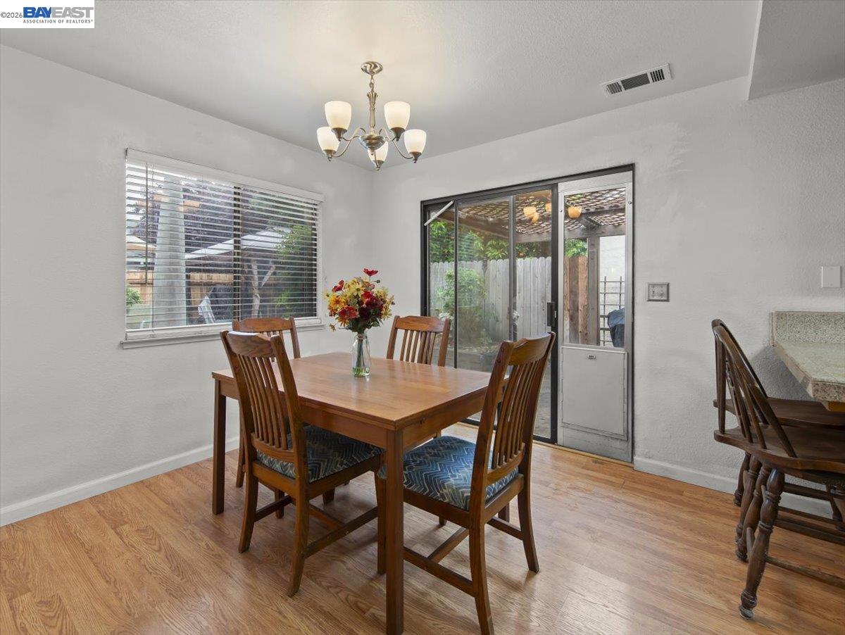 Detail Gallery Image 9 of 39 For 5894 Land View Dr, Stockton,  CA 95219 - 3 Beds | 2 Baths