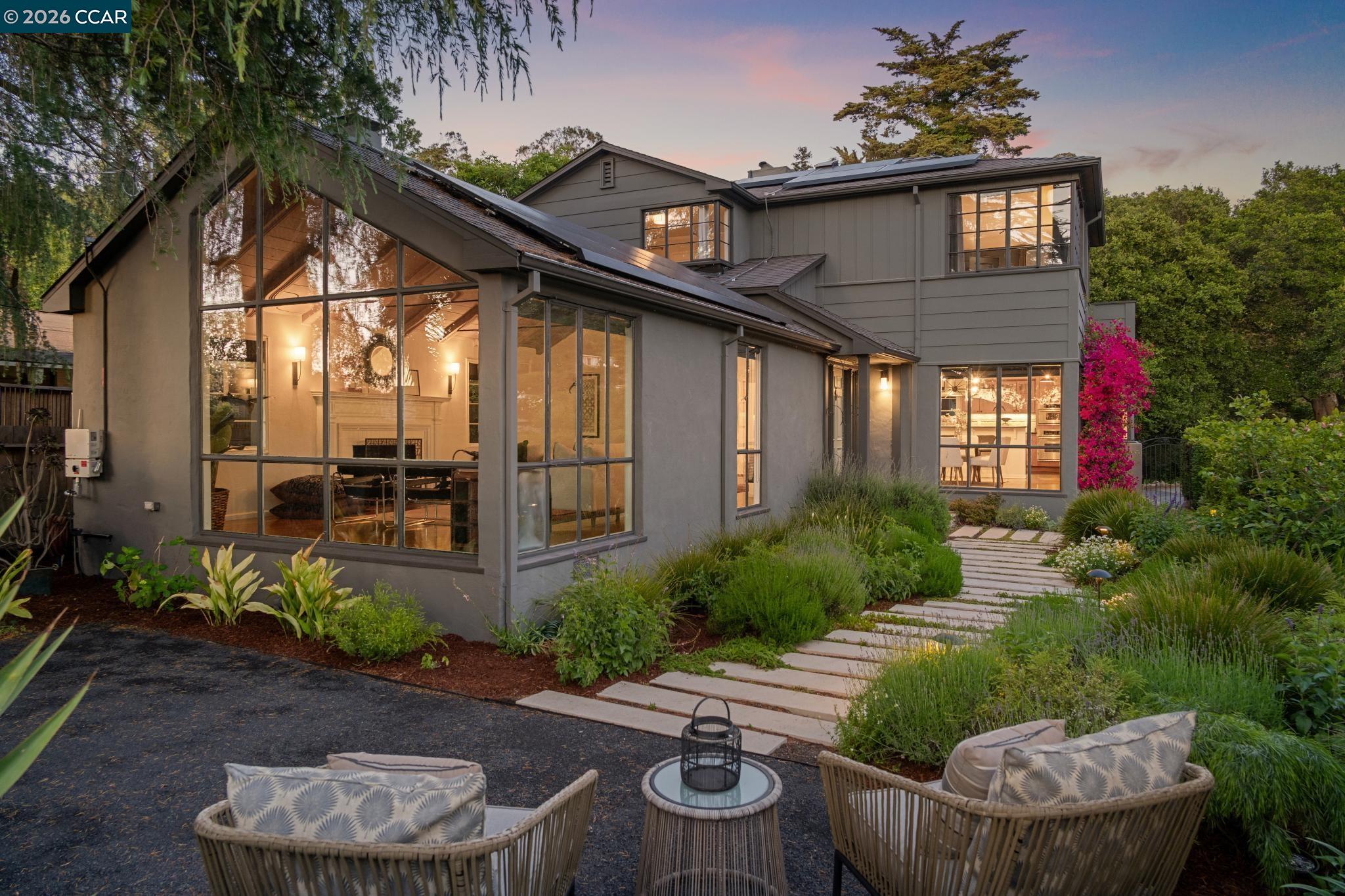 89 Yosemite Avenue, Oakland, CA, 94611