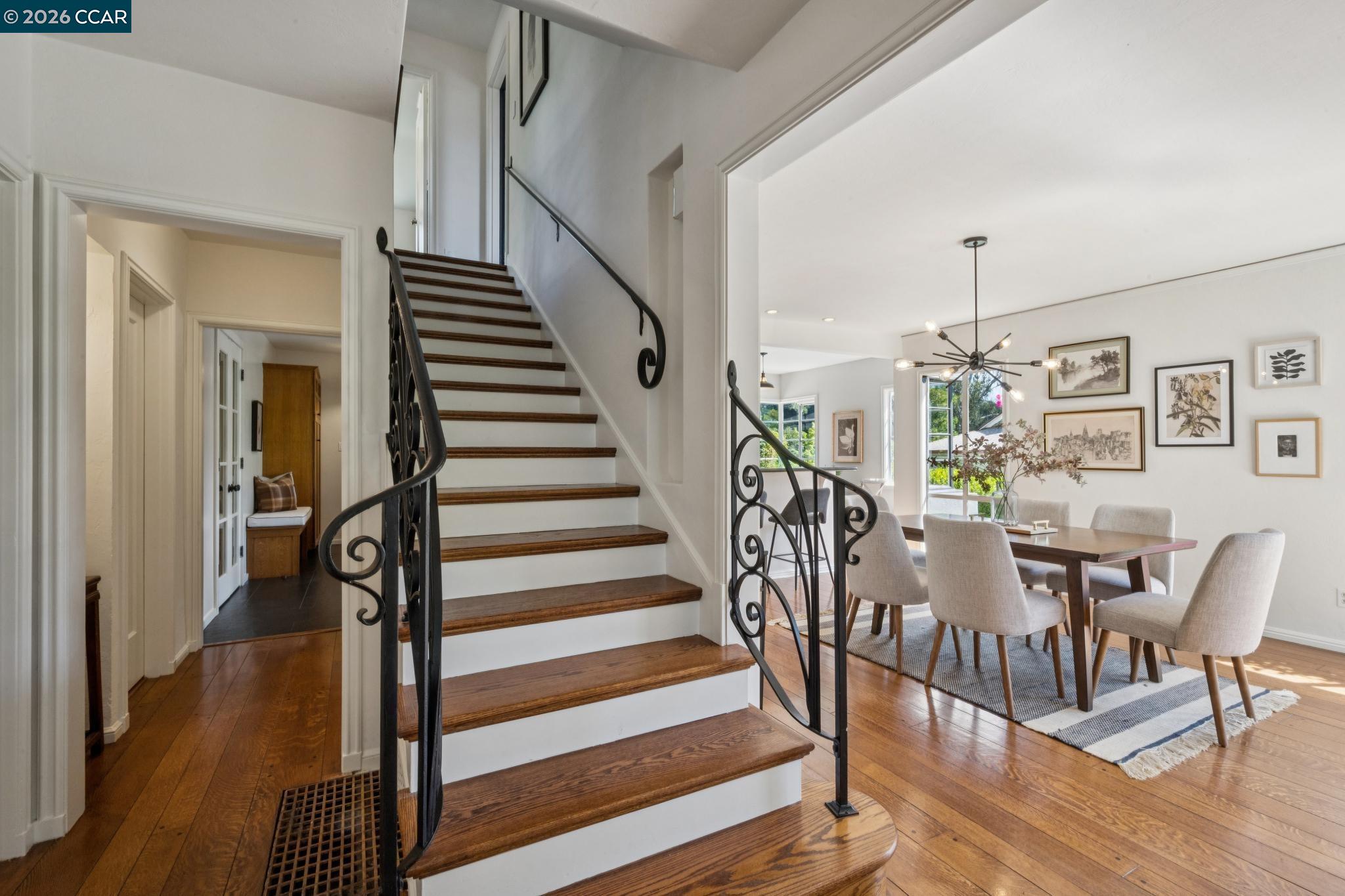 Detail Gallery Image 13 of 43 For 5700 Chelton, Oakland,  CA 94611 - 3 Beds | 2 Baths