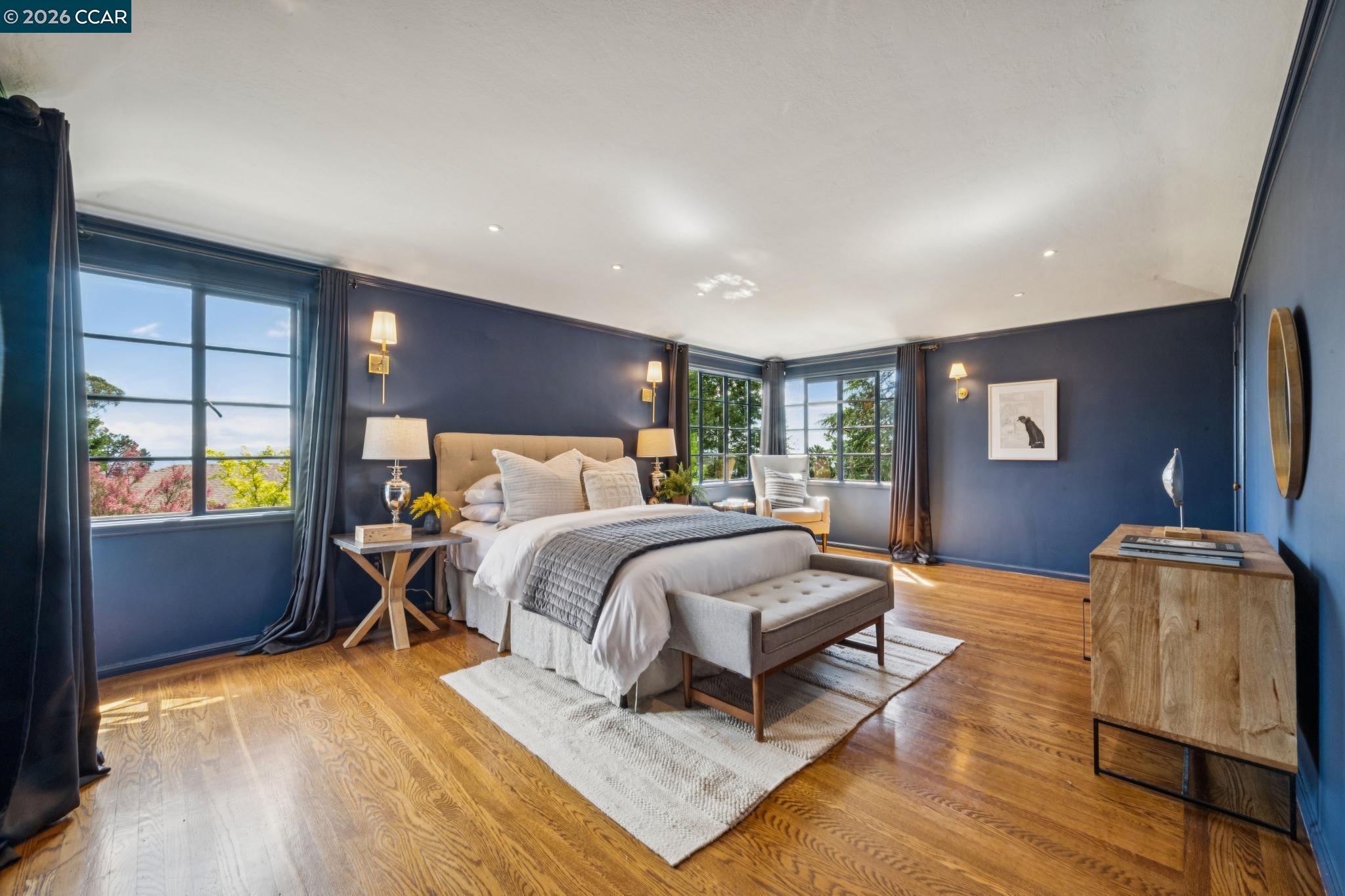 Detail Gallery Image 14 of 43 For 5700 Chelton, Oakland,  CA 94611 - 3 Beds | 2 Baths