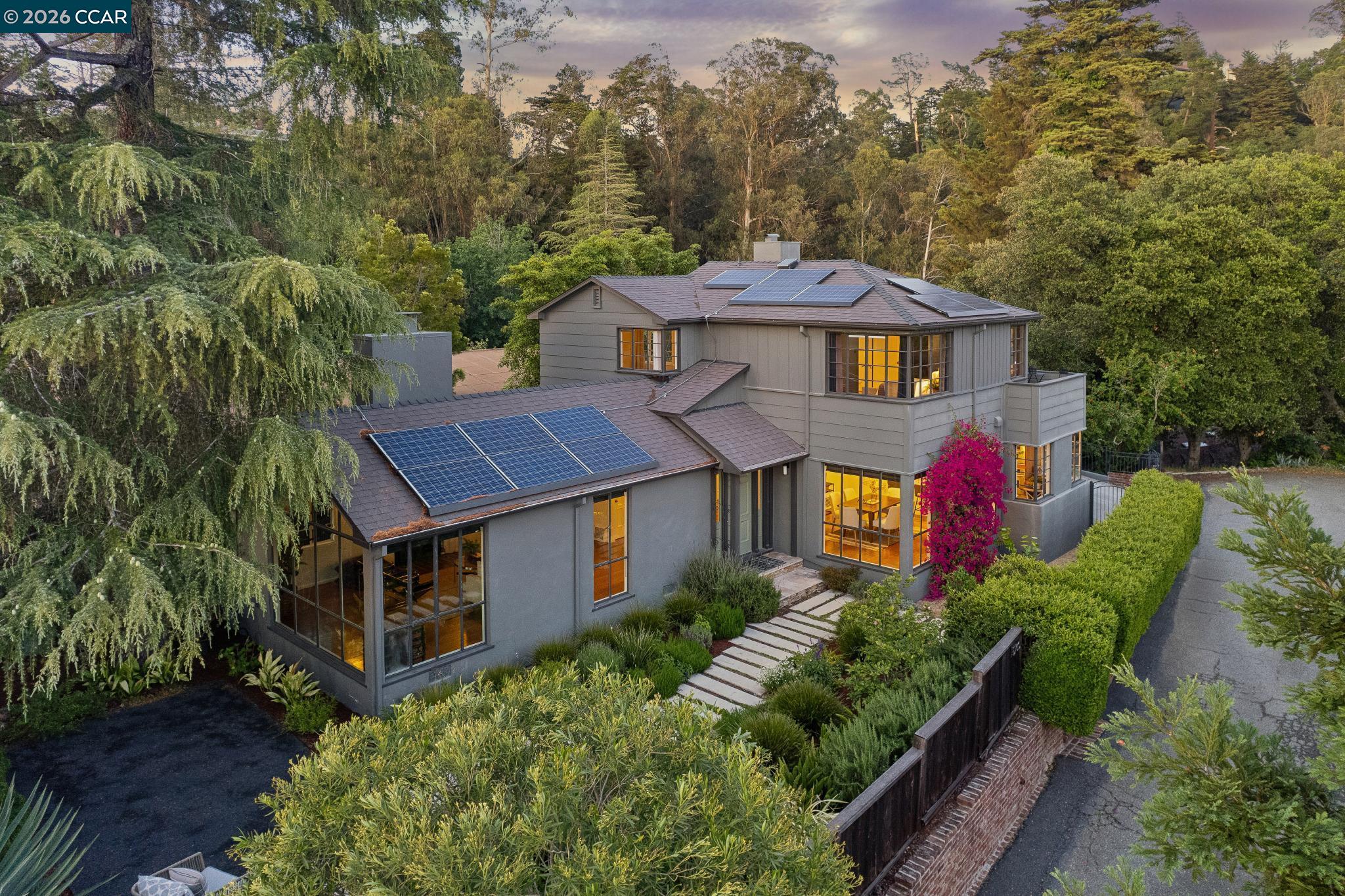 Detail Gallery Image 26 of 43 For 5700 Chelton, Oakland,  CA 94611 - 3 Beds | 2 Baths