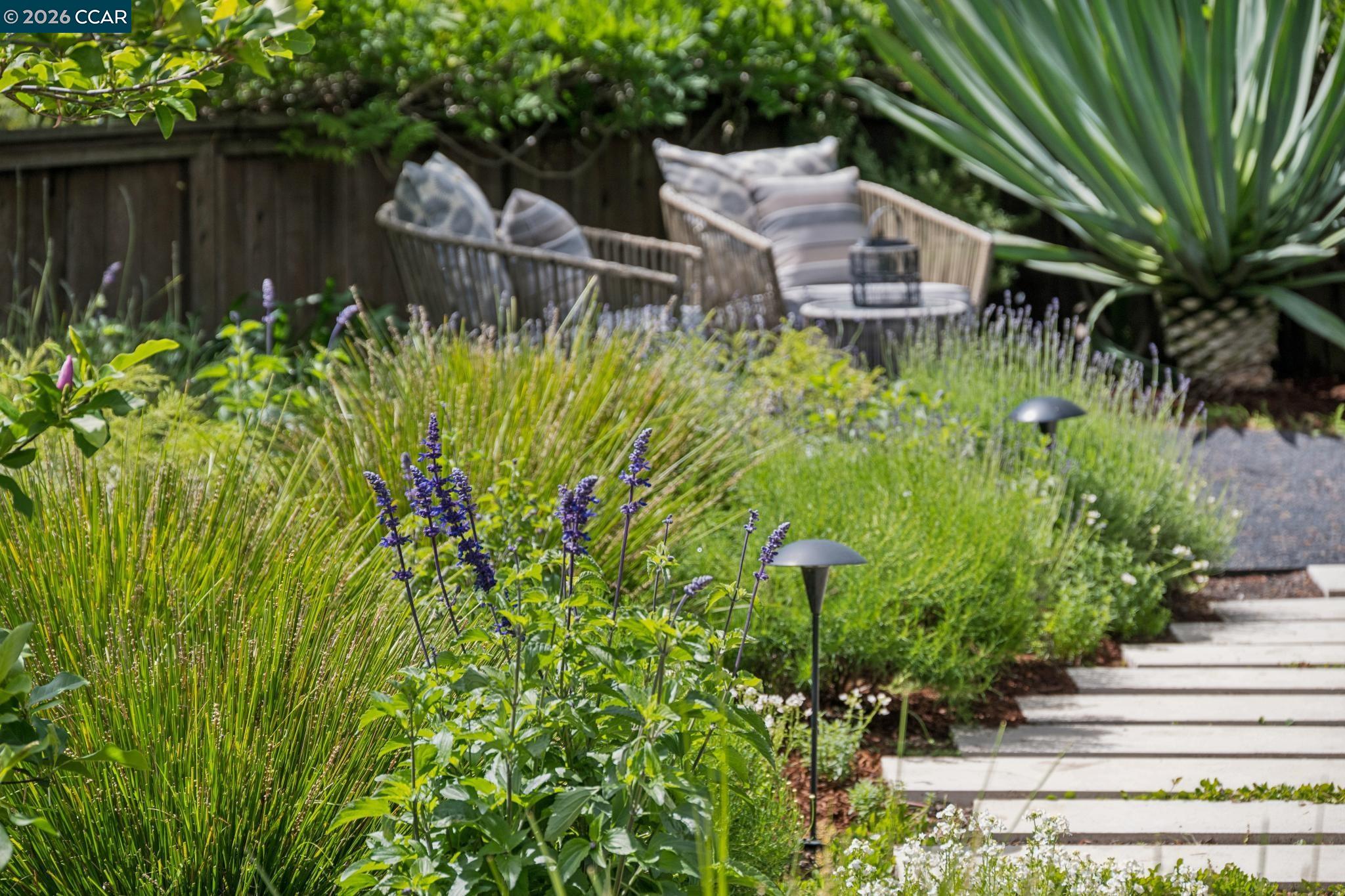 Detail Gallery Image 29 of 43 For 5700 Chelton, Oakland,  CA 94611 - 3 Beds | 2 Baths