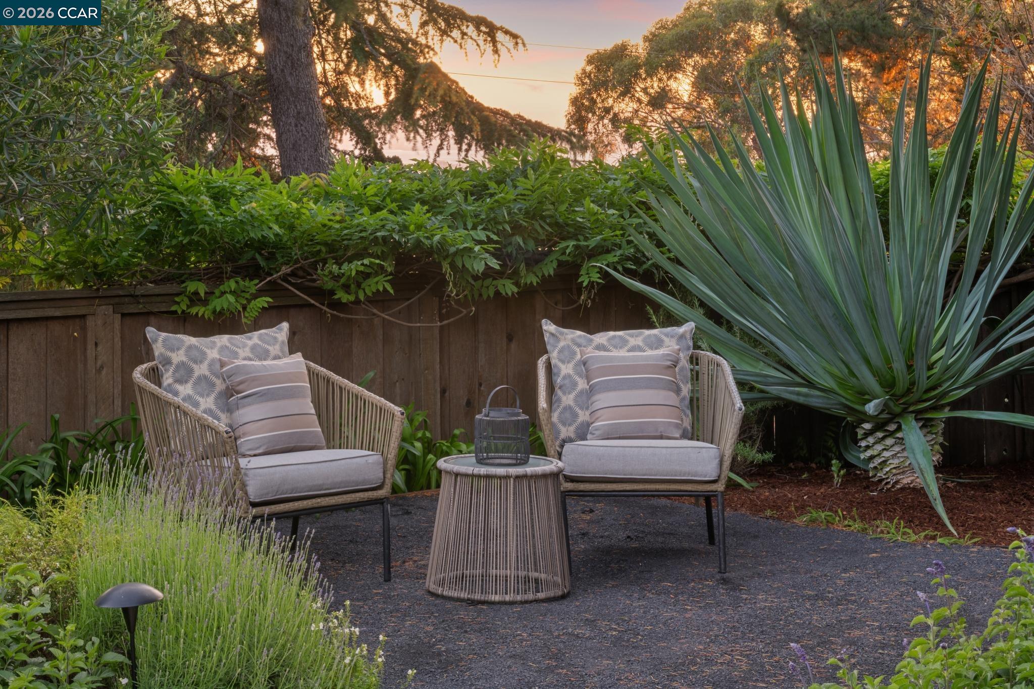 Detail Gallery Image 32 of 43 For 5700 Chelton, Oakland,  CA 94611 - 3 Beds | 2 Baths