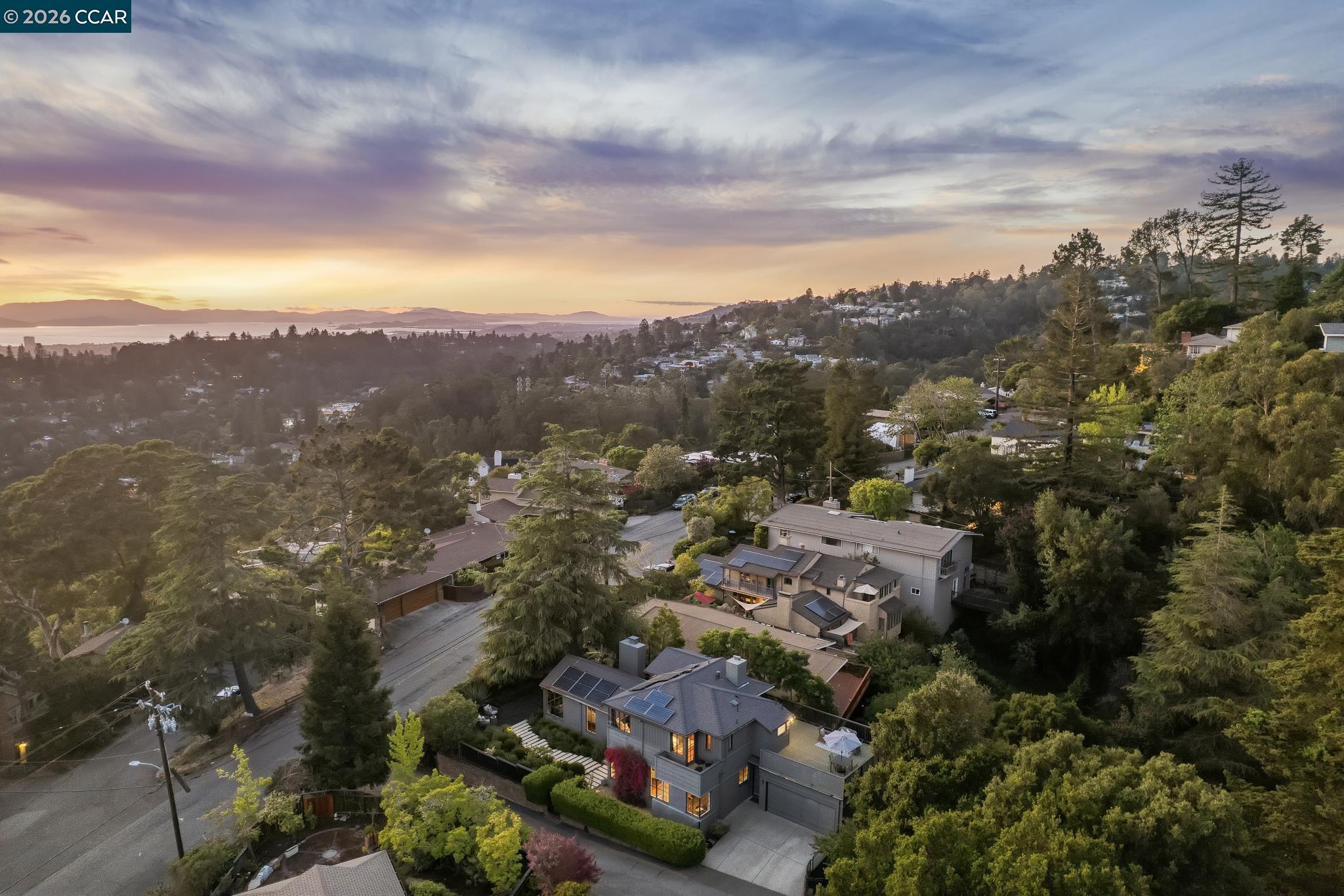 Detail Gallery Image 40 of 43 For 5700 Chelton, Oakland,  CA 94611 - 3 Beds | 2 Baths