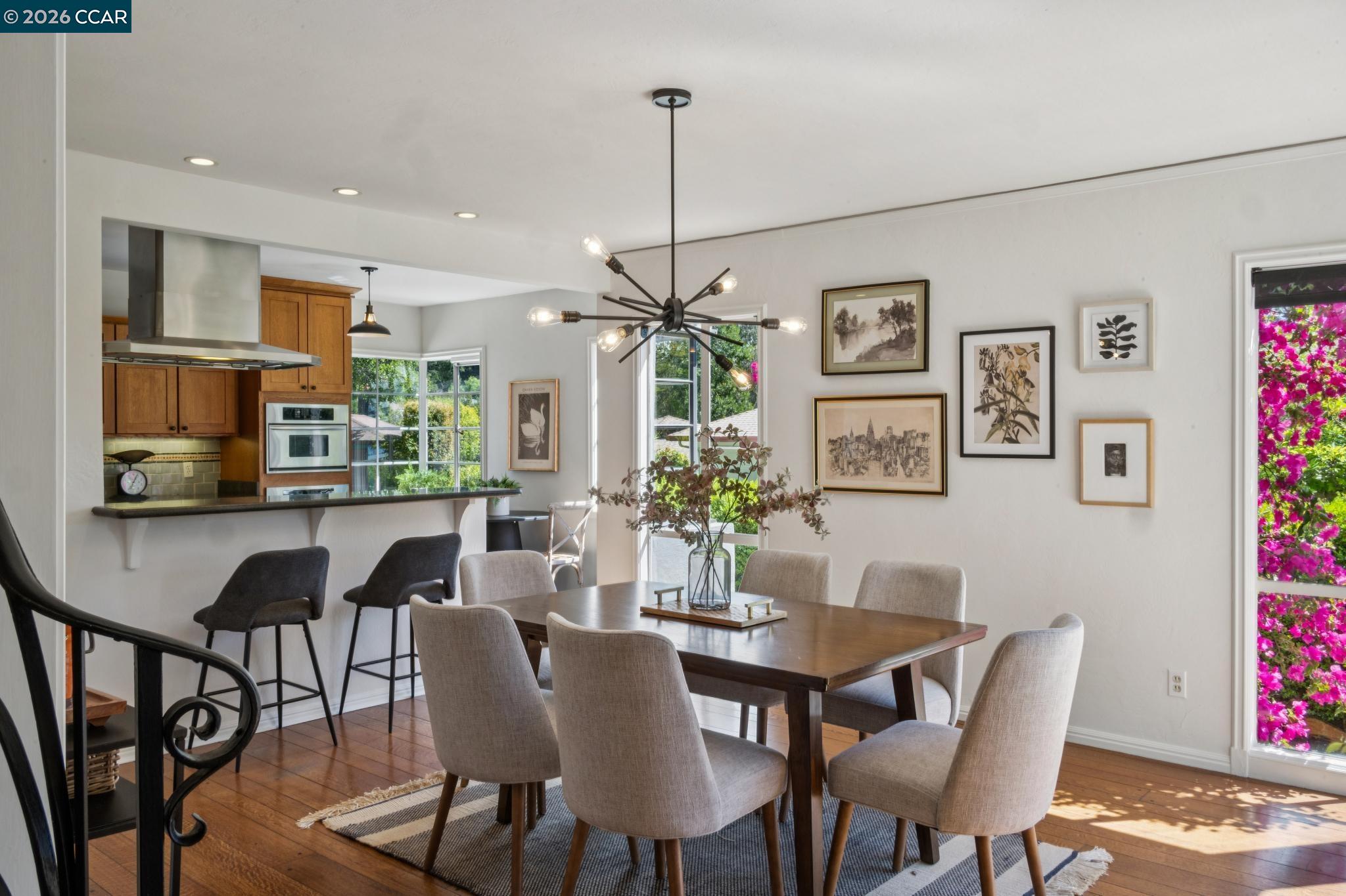 Detail Gallery Image 7 of 43 For 5700 Chelton, Oakland,  CA 94611 - 3 Beds | 2 Baths