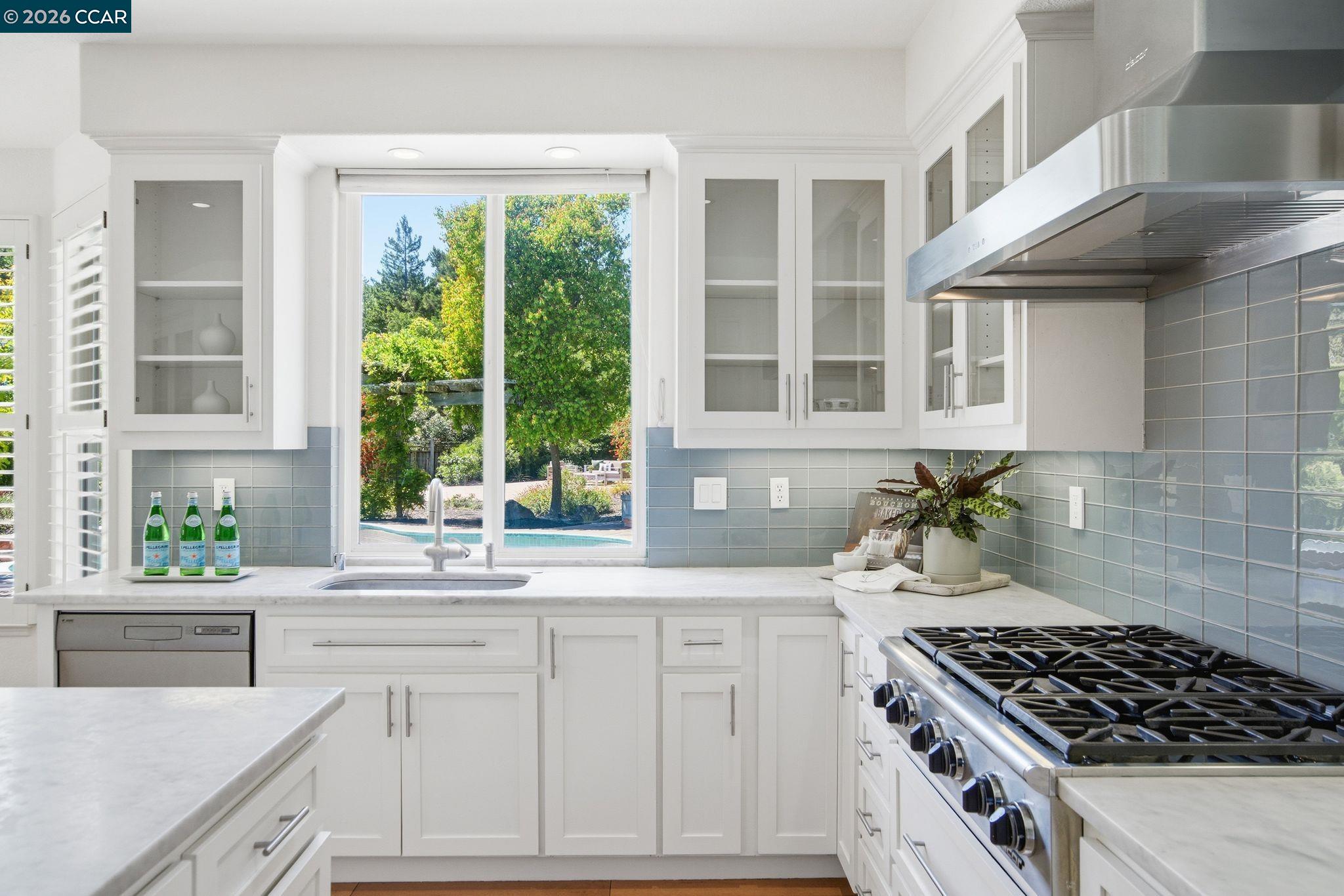 Detail Gallery Image 12 of 40 For 2151 Sky View Ct, Moraga,  CA 94556 - 4 Beds | 3/1 Baths