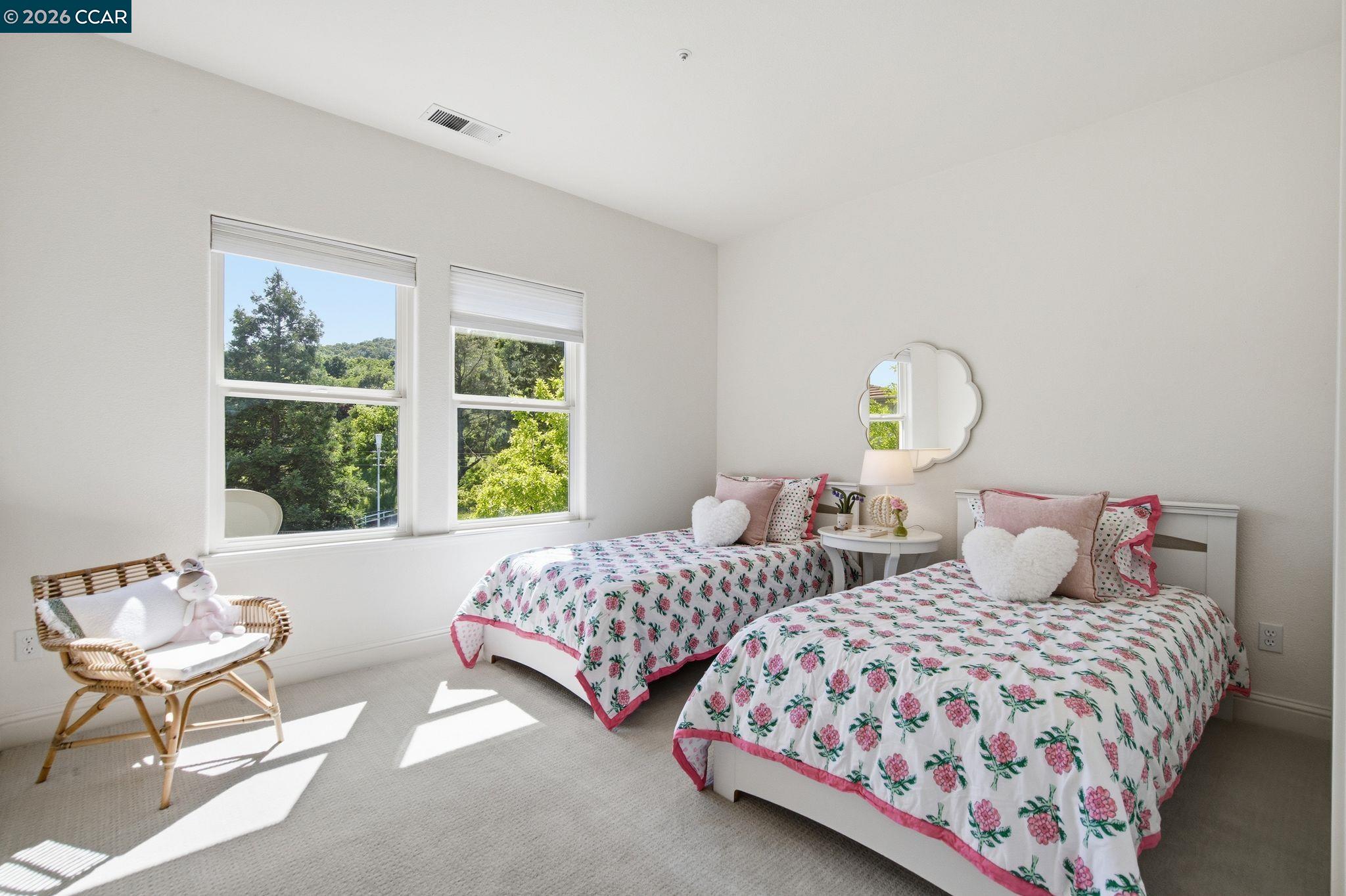 Detail Gallery Image 30 of 40 For 2151 Sky View Ct, Moraga,  CA 94556 - 4 Beds | 3/1 Baths