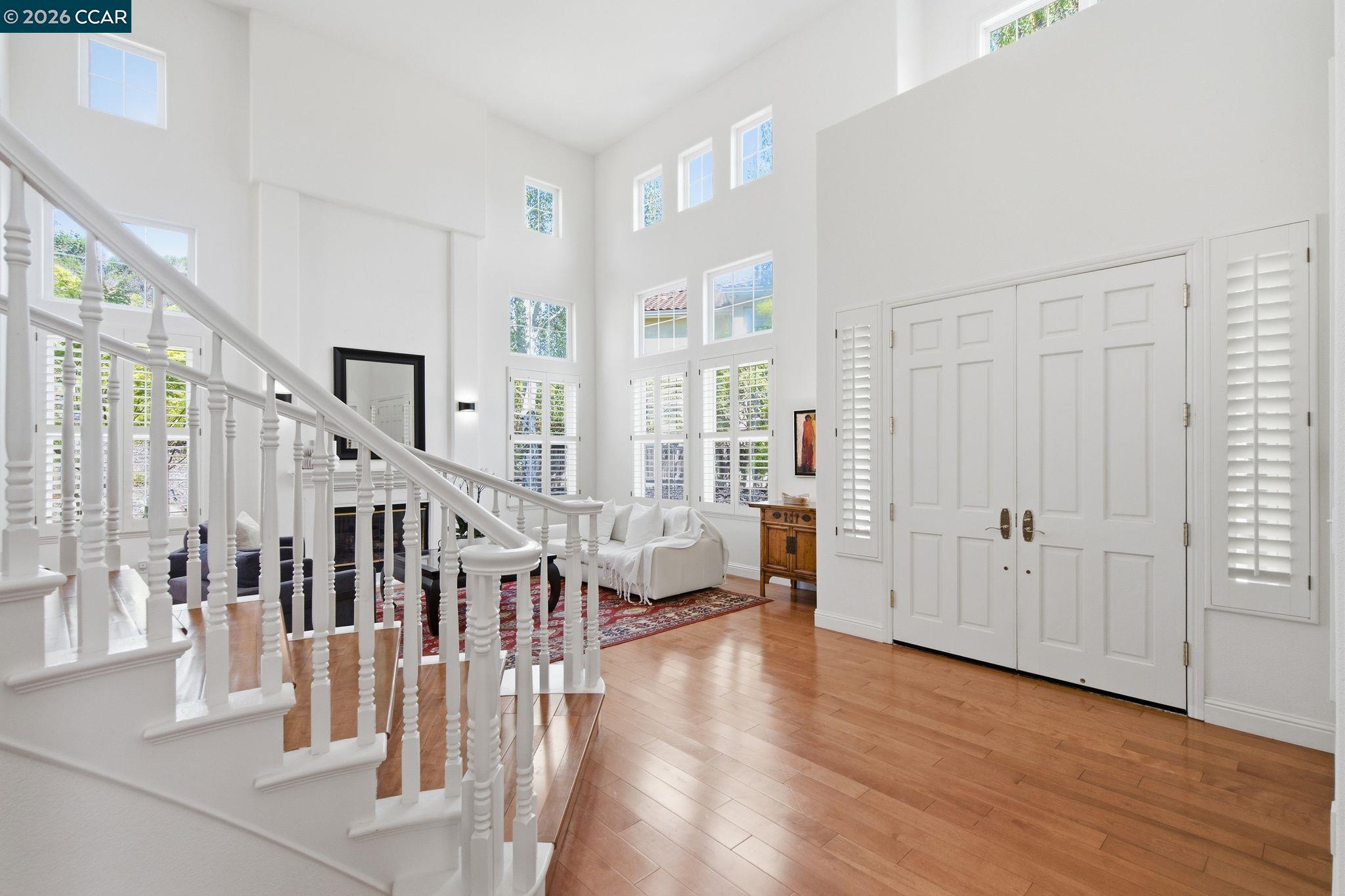 Detail Gallery Image 4 of 40 For 2151 Sky View Ct, Moraga,  CA 94556 - 4 Beds | 3/1 Baths