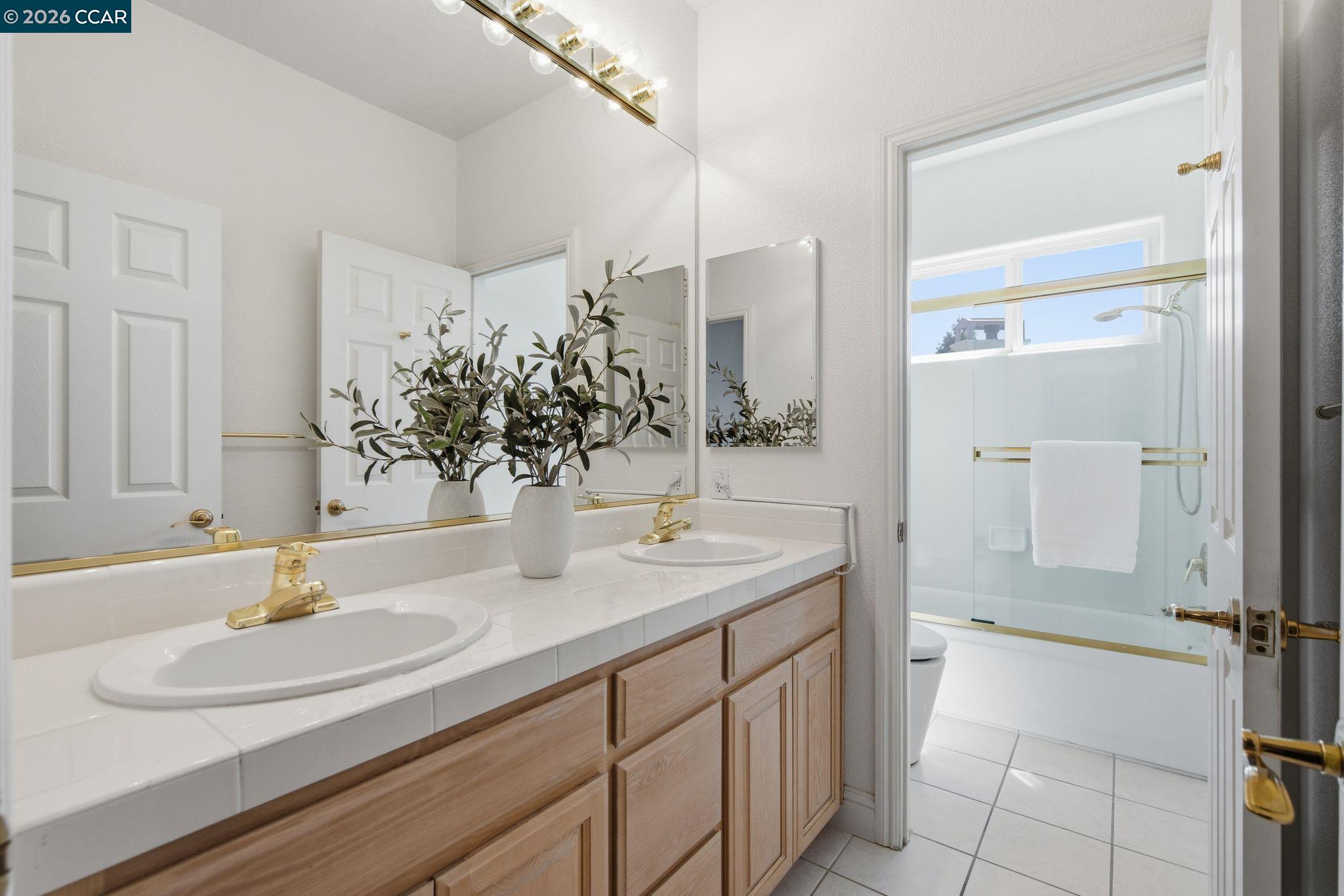 Detail Gallery Image 31 of 40 For 2151 Sky View Ct, Moraga,  CA 94556 - 4 Beds | 3/1 Baths