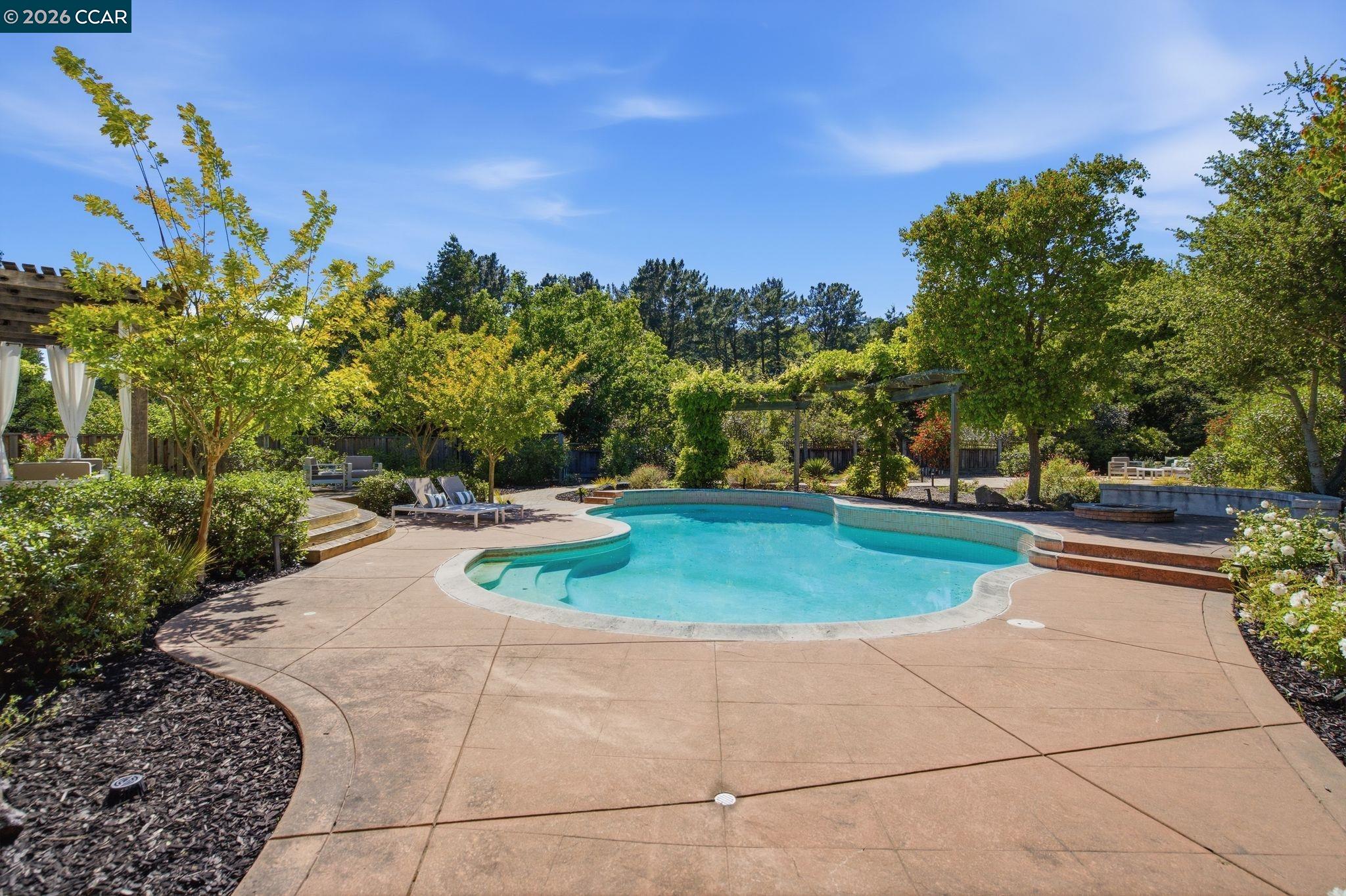 Detail Gallery Image 35 of 40 For 2151 Sky View Ct, Moraga,  CA 94556 - 4 Beds | 3/1 Baths