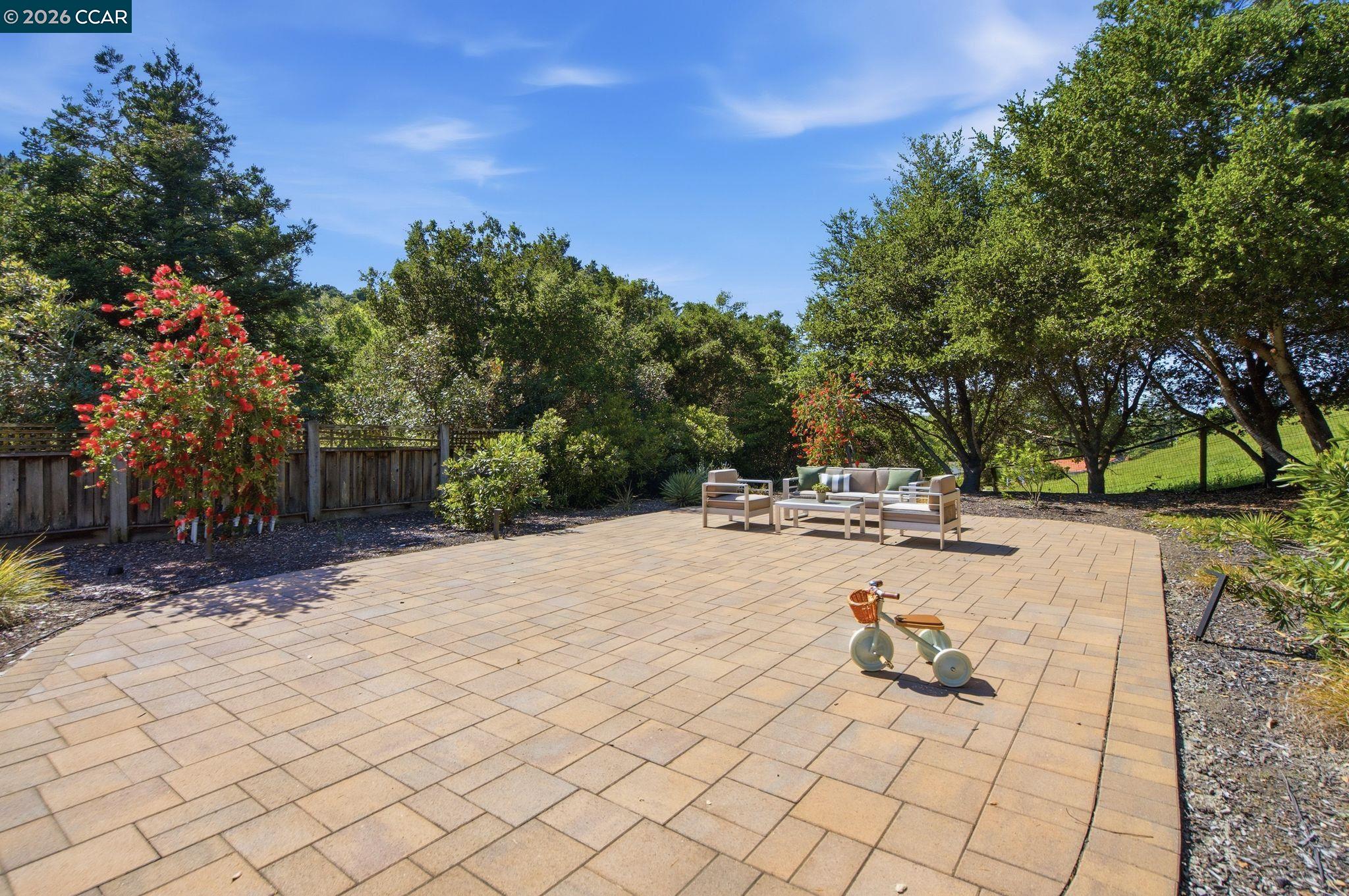 Detail Gallery Image 39 of 40 For 2151 Sky View Ct, Moraga,  CA 94556 - 4 Beds | 3/1 Baths