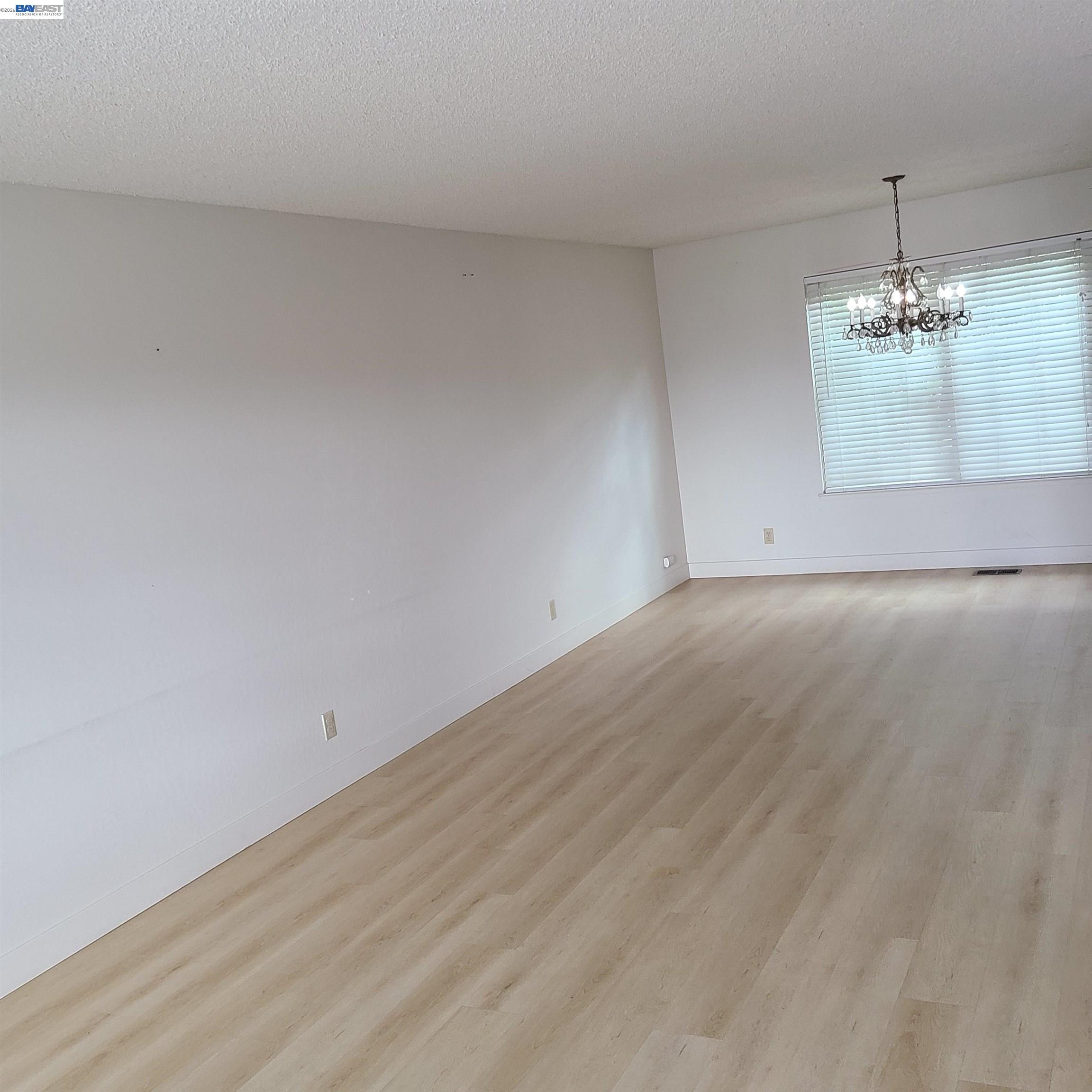 Detail Gallery Image 8 of 40 For Flint Avenue, San Jose,  CA 95148-2118 - 4 Beds | 3 Baths