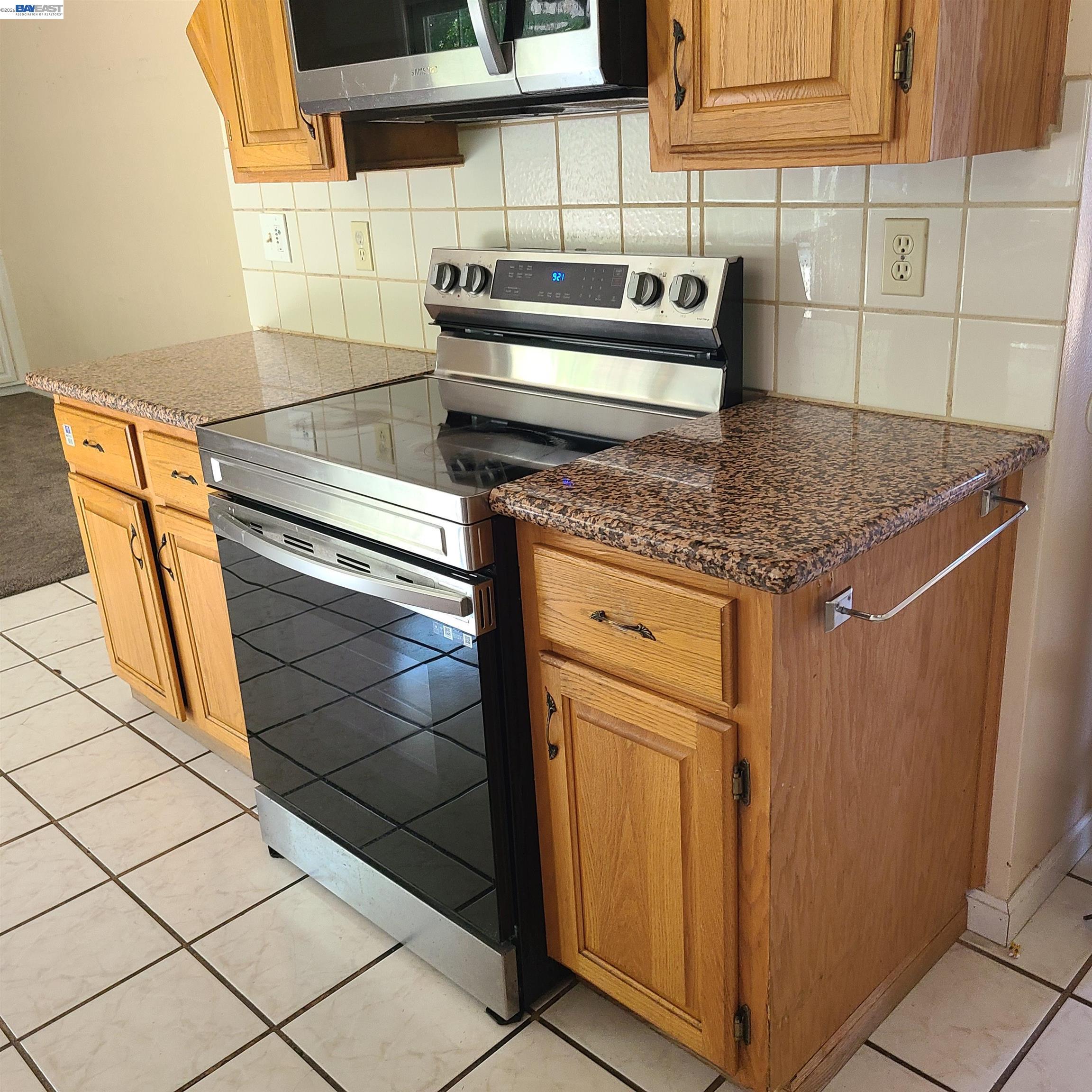 Detail Gallery Image 10 of 40 For Flint Avenue, San Jose,  CA 95148-2118 - 4 Beds | 3 Baths