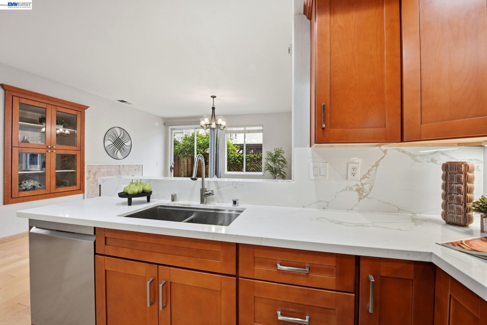 Detail Gallery Image 20 of 55 For 15518 Harbor Way, San Leandro,  CA 94579 - 5 Beds | 3 Baths