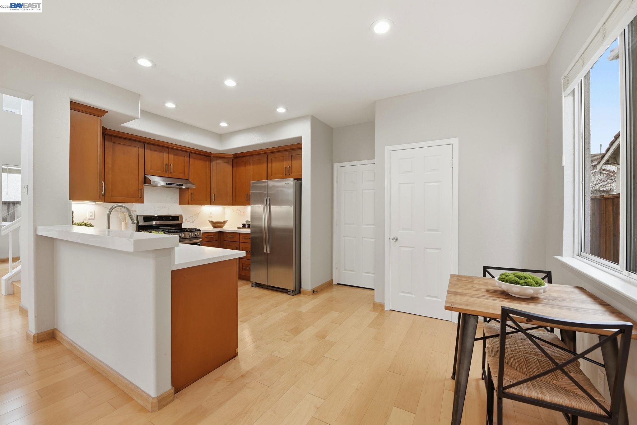 Detail Gallery Image 21 of 55 For 15518 Harbor Way, San Leandro,  CA 94579 - 5 Beds | 3 Baths