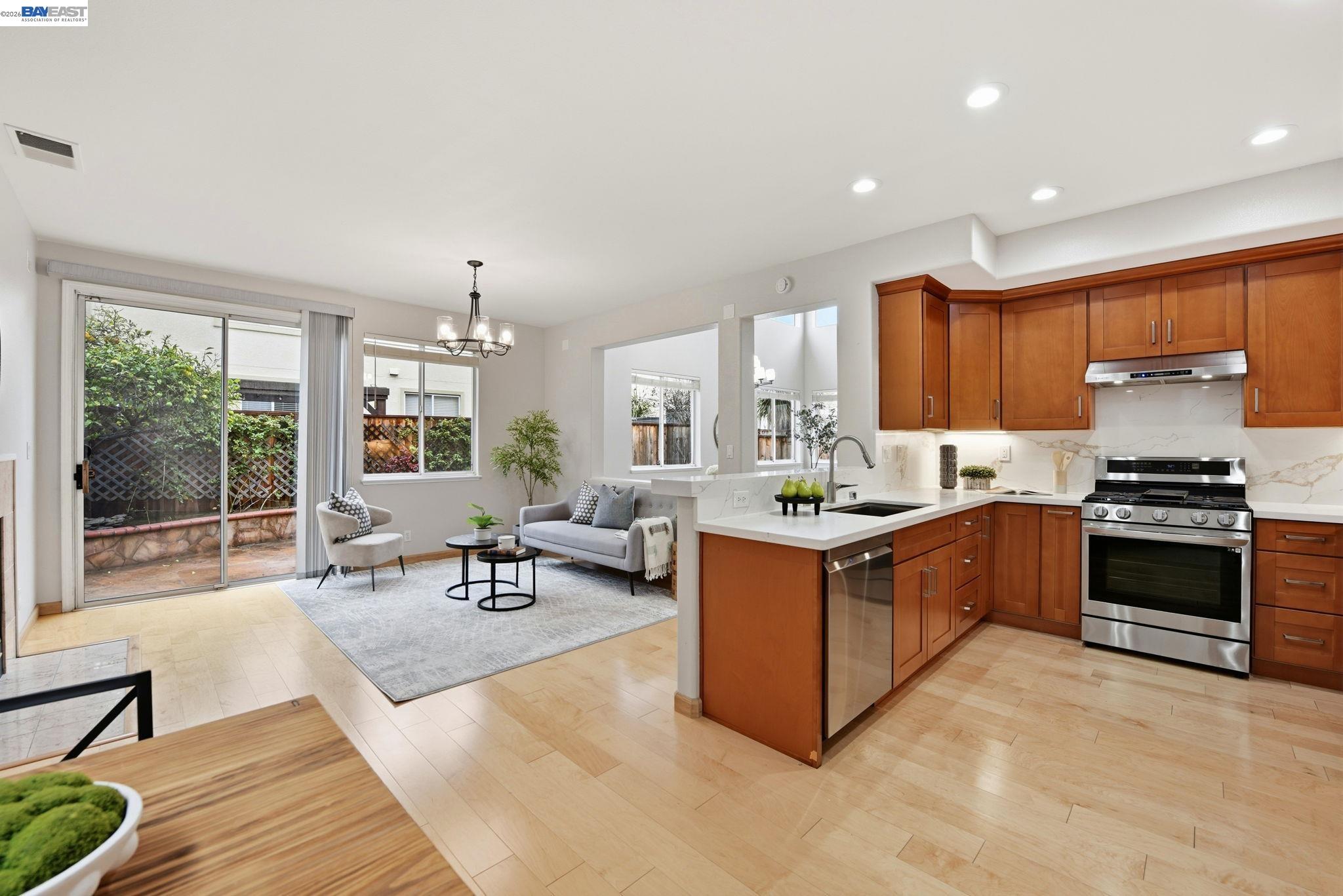 Detail Gallery Image 22 of 55 For 15518 Harbor Way, San Leandro,  CA 94579 - 5 Beds | 3 Baths