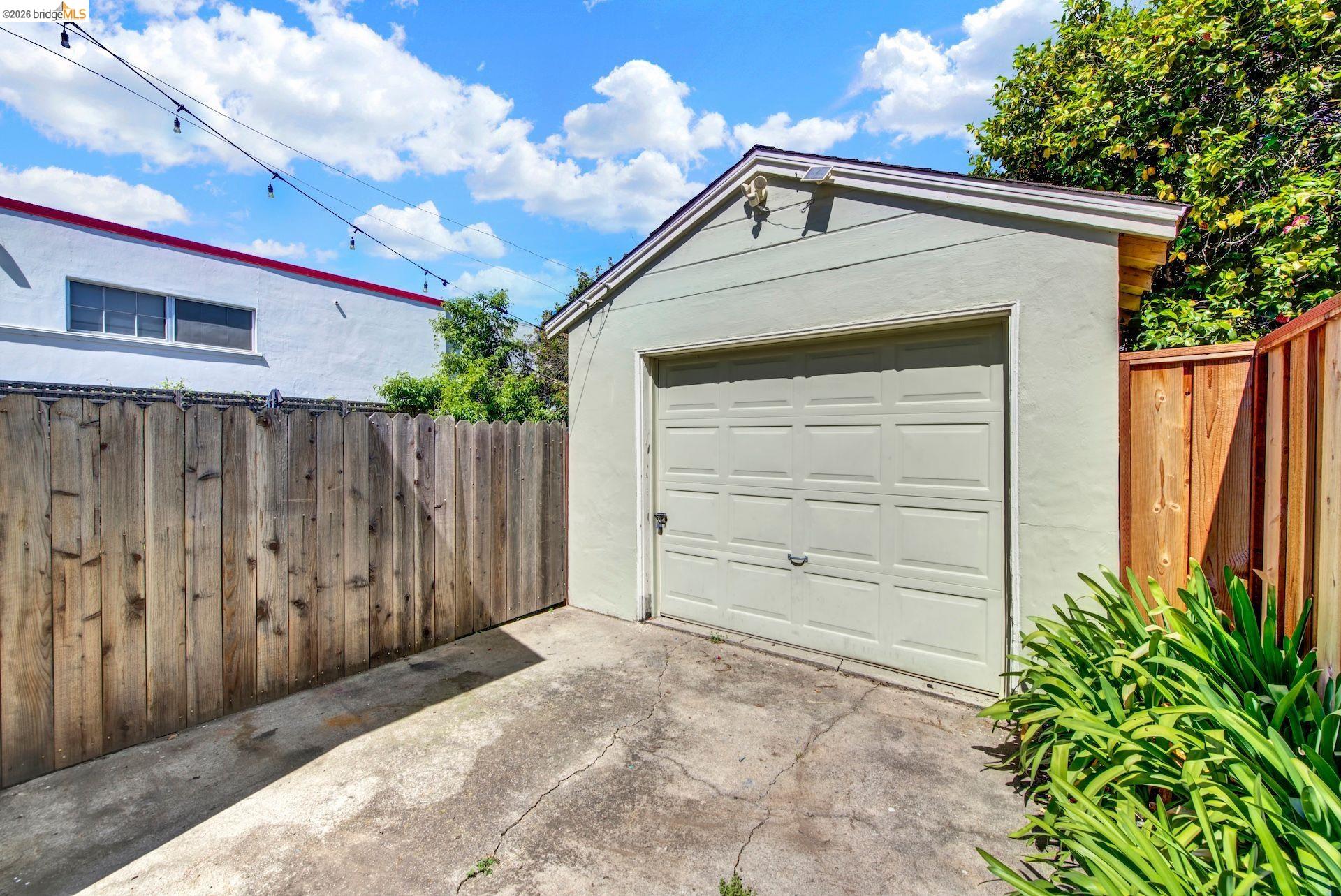 Detail Gallery Image 14 of 16 For 670 Estudillo Ave, San Leandro,  CA 94577 - 2 Beds | 1 Baths