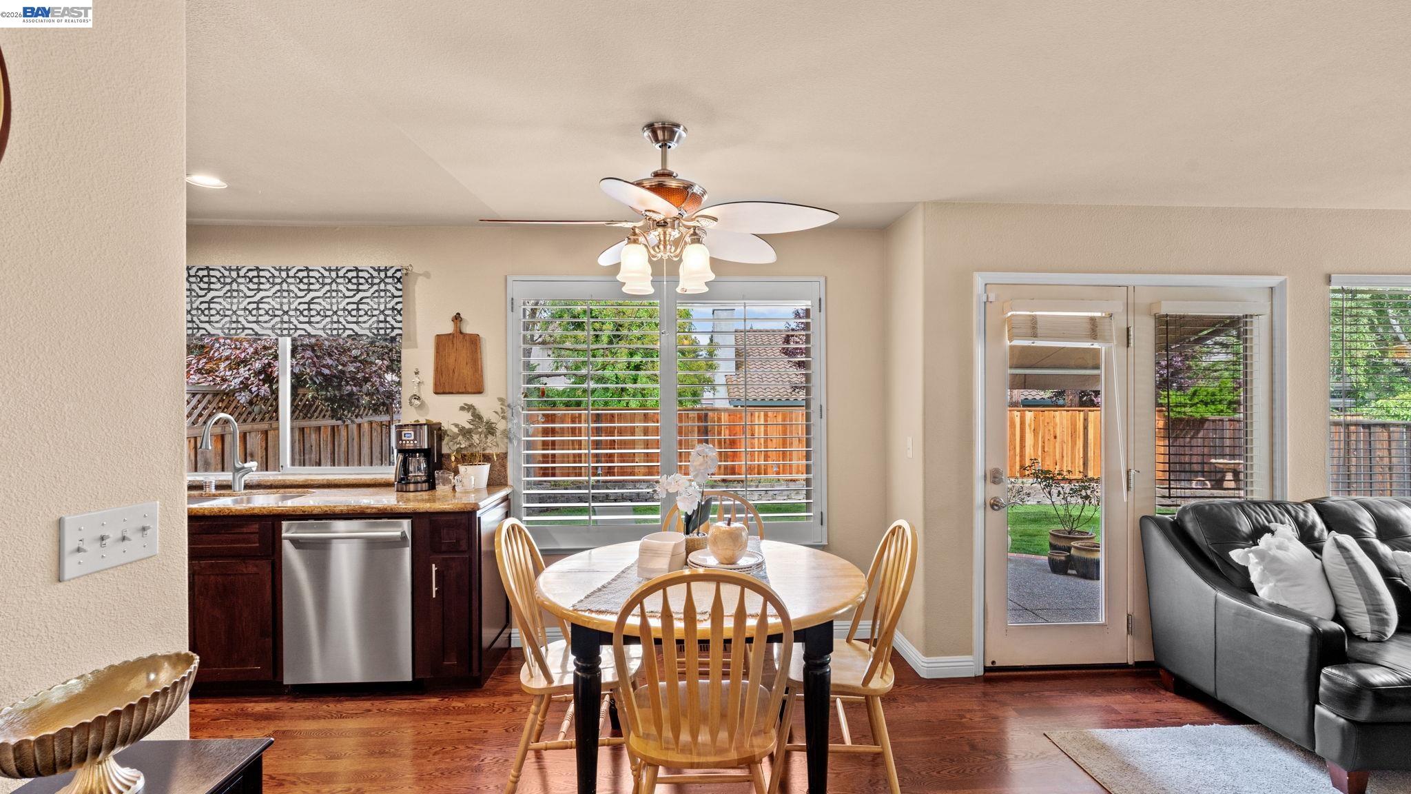 Detail Gallery Image 11 of 31 For 1045 Hollice Ln, Livermore,  CA 94550 - 4 Beds | 2/1 Baths