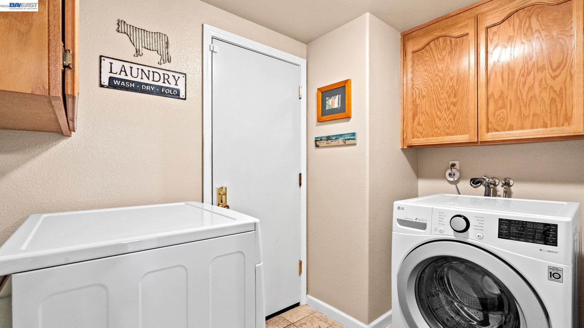 Detail Gallery Image 16 of 31 For 1045 Hollice Ln, Livermore,  CA 94550 - 4 Beds | 2/1 Baths