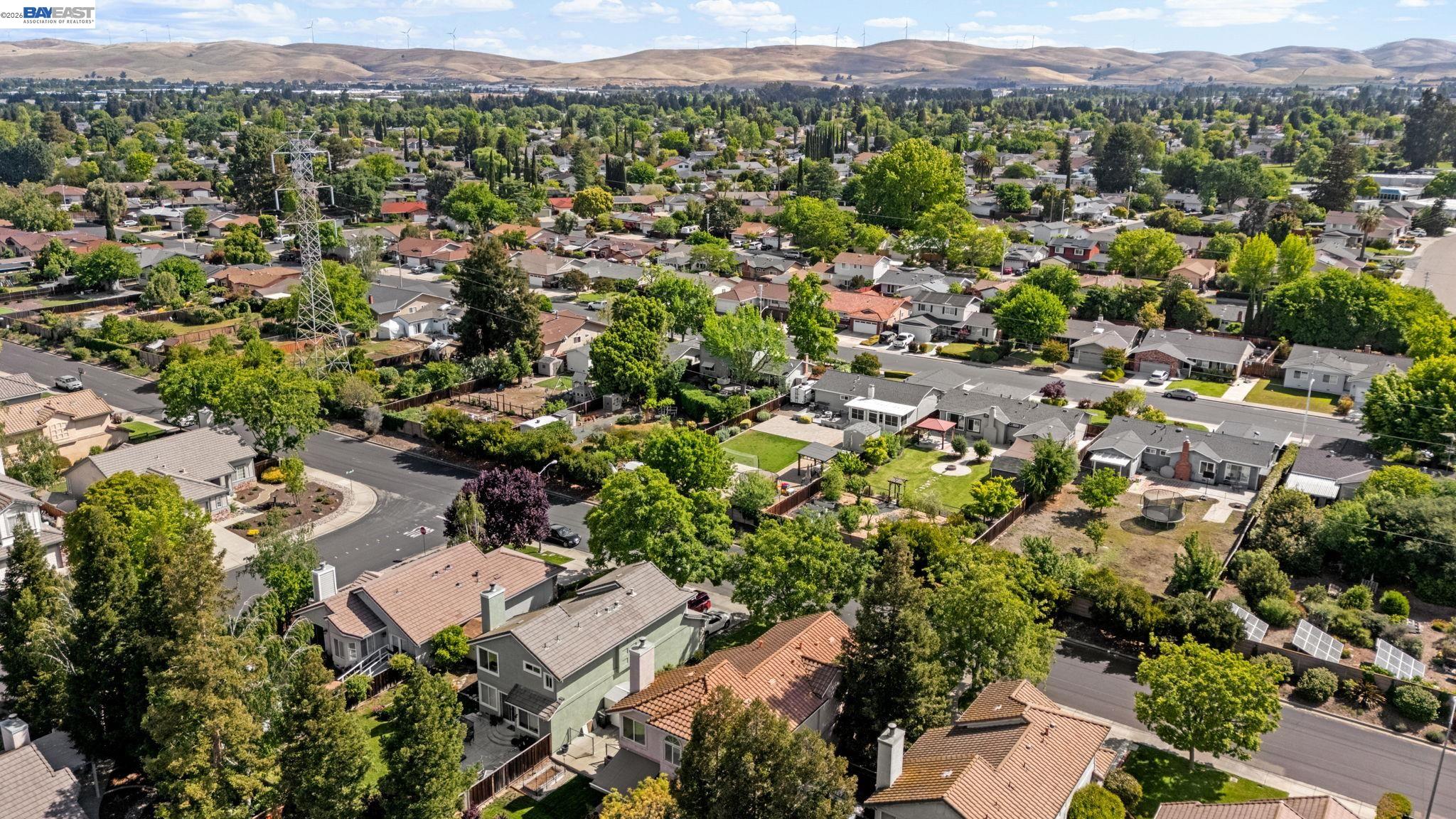 Detail Gallery Image 28 of 31 For 1045 Hollice Ln, Livermore,  CA 94550 - 4 Beds | 2/1 Baths