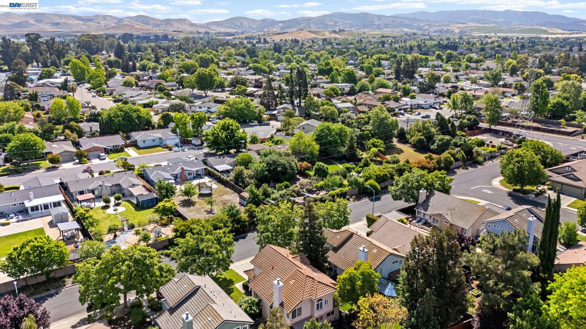 Detail Gallery Image 29 of 31 For 1045 Hollice Ln, Livermore,  CA 94550 - 4 Beds | 2/1 Baths