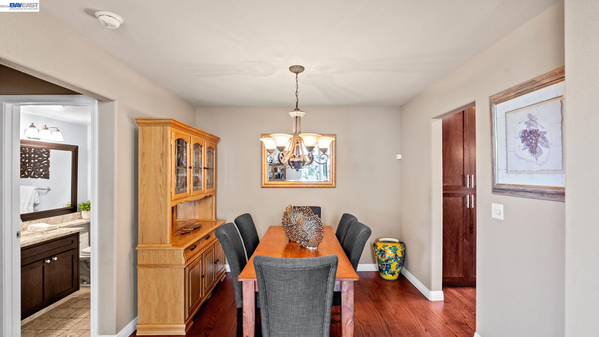 Detail Gallery Image 7 of 31 For 1045 Hollice Ln, Livermore,  CA 94550 - 4 Beds | 2/1 Baths