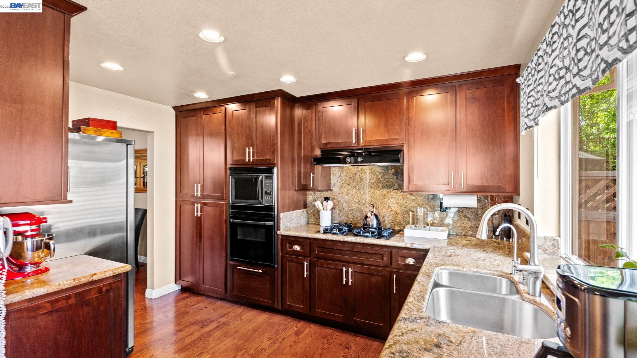 Detail Gallery Image 8 of 31 For 1045 Hollice Ln, Livermore,  CA 94550 - 4 Beds | 2/1 Baths