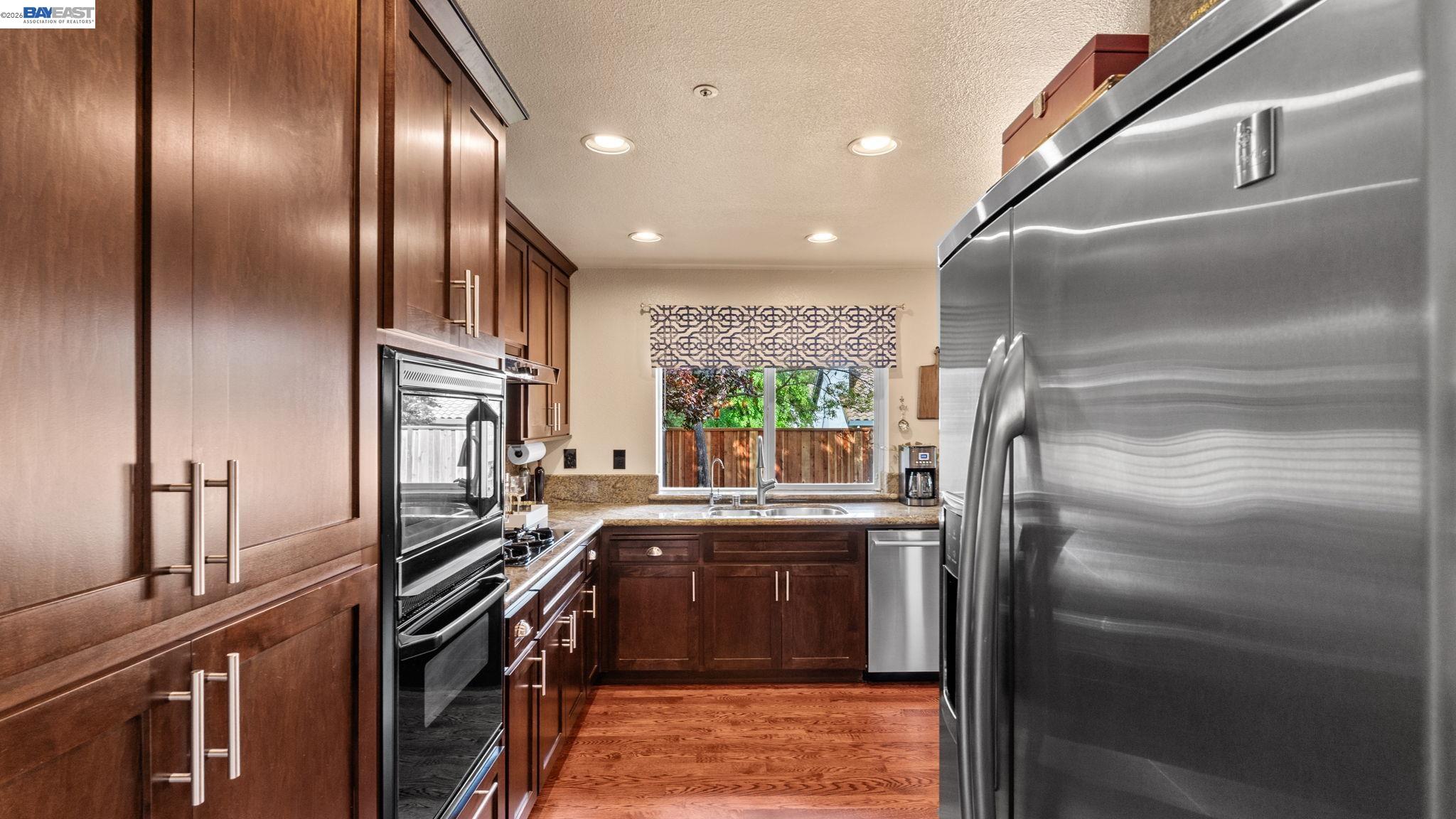 Detail Gallery Image 9 of 31 For 1045 Hollice Ln, Livermore,  CA 94550 - 4 Beds | 2/1 Baths