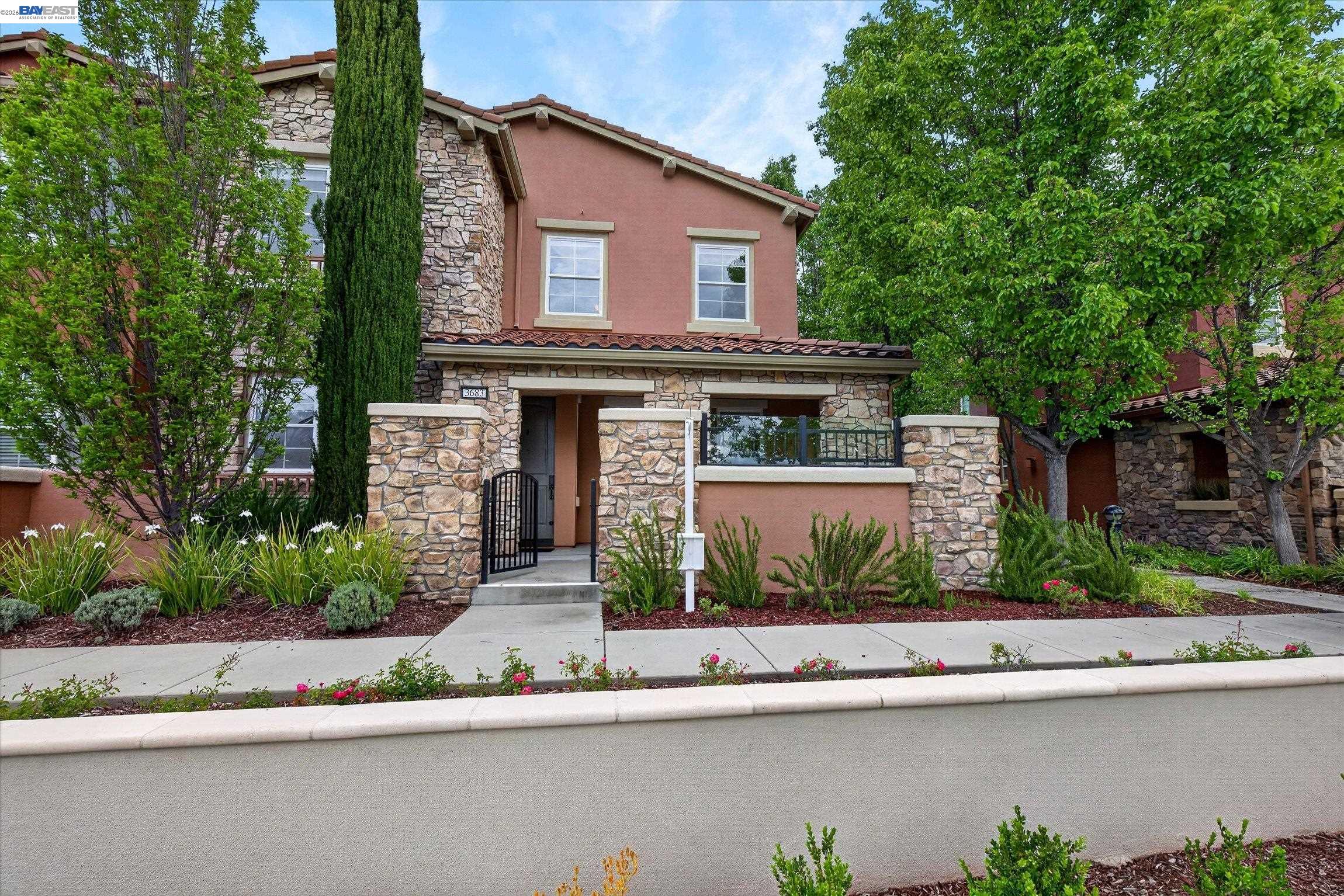 Photo #2: 41130938 Listing: Photo #2