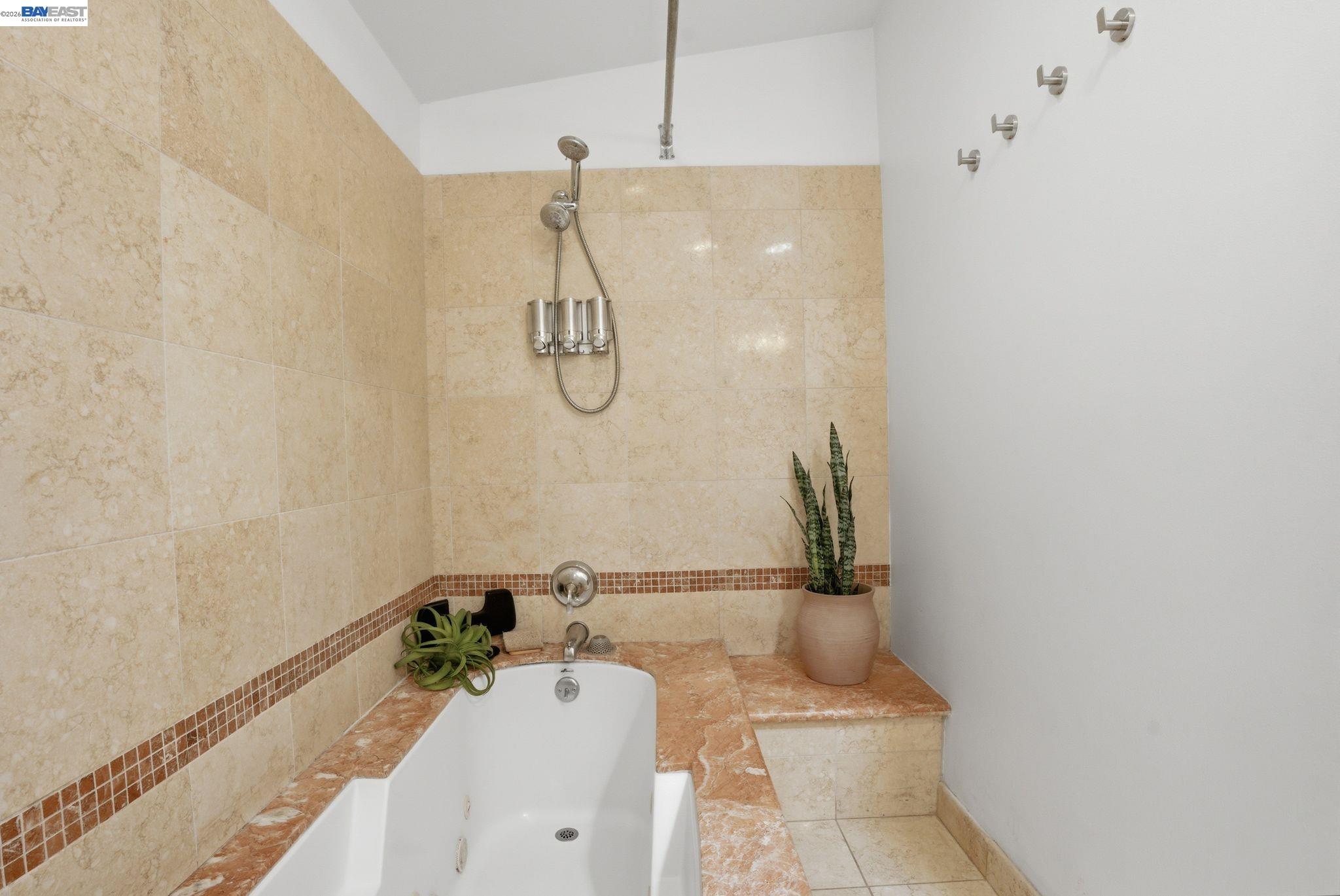 Photo #33: 41130946 Listing: Photo #33