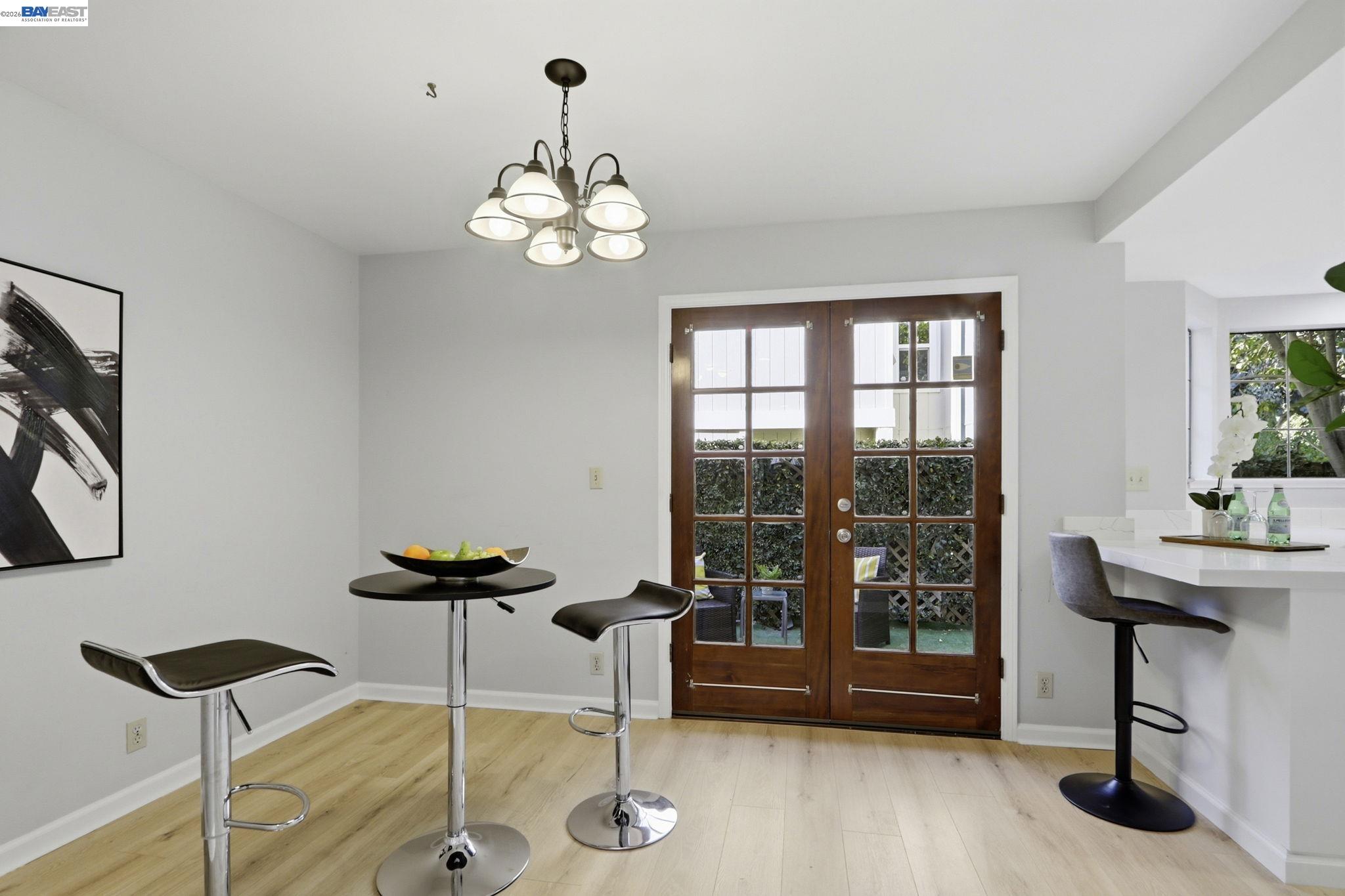 Detail Gallery Image 16 of 46 For 377 S Bernardo Ave, Sunnyvale,  CA 94086 - 2 Beds | 2/1 Baths