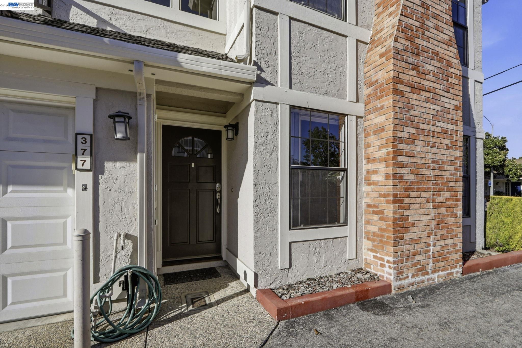 Detail Gallery Image 4 of 46 For 377 S Bernardo Ave, Sunnyvale,  CA 94086 - 2 Beds | 2/1 Baths