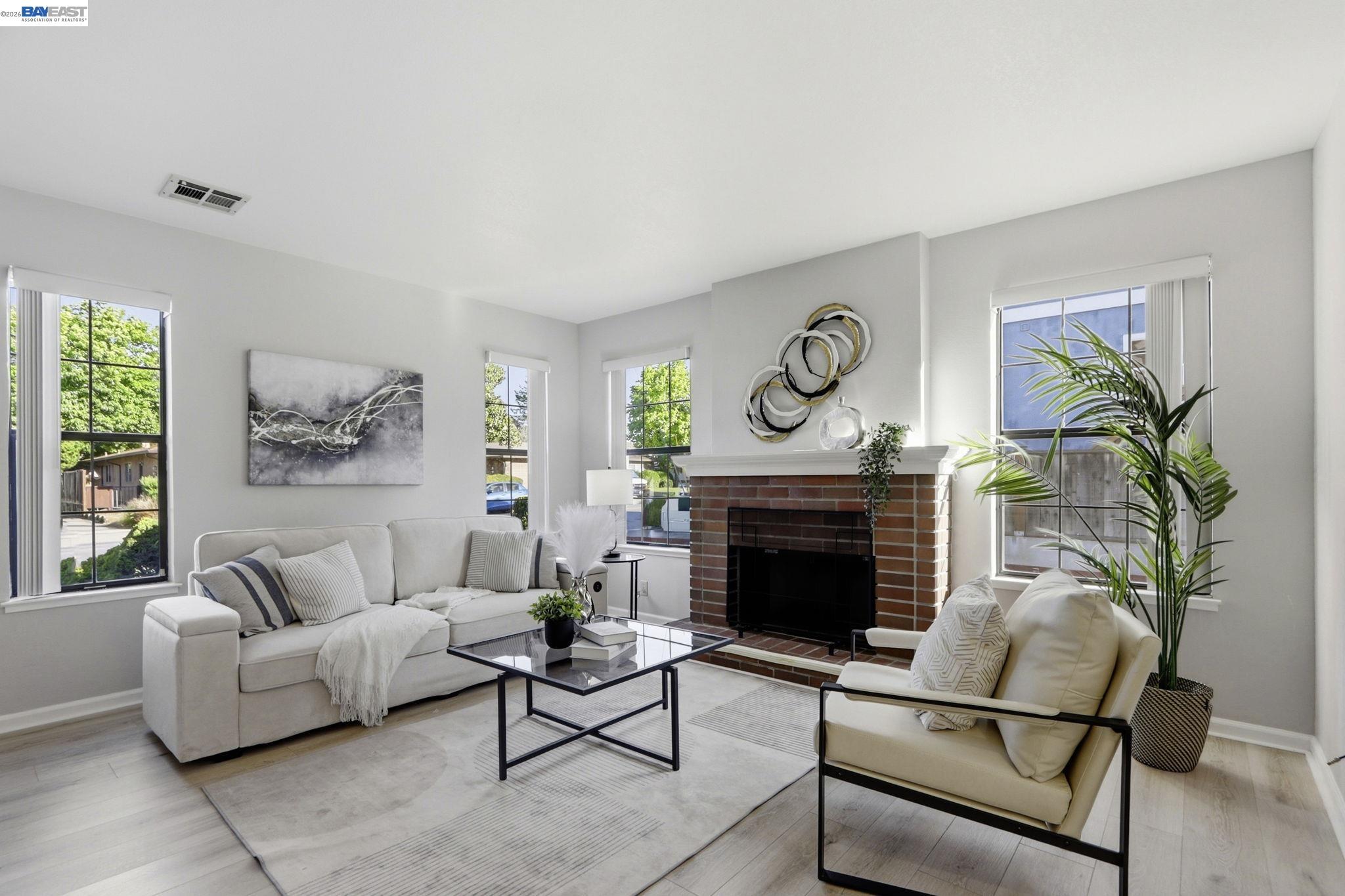 Detail Gallery Image 5 of 46 For 377 S Bernardo Ave, Sunnyvale,  CA 94086 - 2 Beds | 2/1 Baths