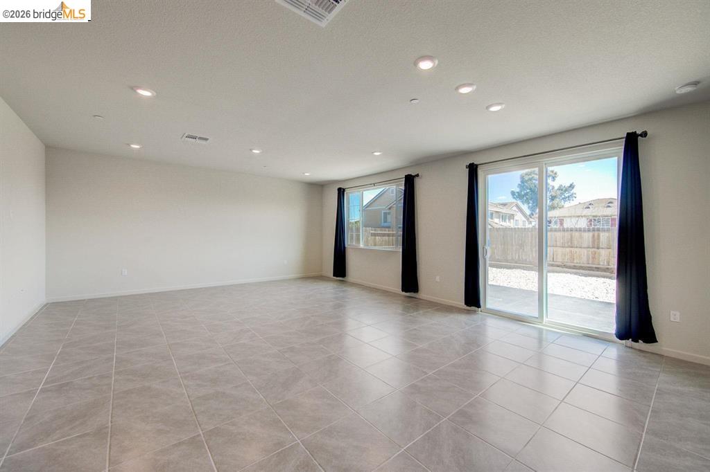 Detail Gallery Image 3 of 17 For 4050 Kenwood Circle, Oakley,  CA 94561 - 3 Beds | 2 Baths