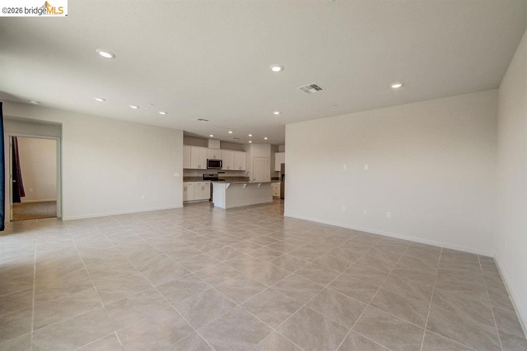 Detail Gallery Image 4 of 17 For 4050 Kenwood Circle, Oakley,  CA 94561 - 3 Beds | 2 Baths