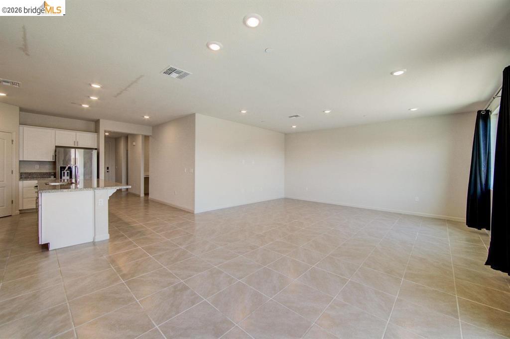 Detail Gallery Image 6 of 17 For 4050 Kenwood Circle, Oakley,  CA 94561 - 3 Beds | 2 Baths