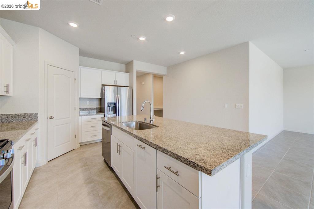 Detail Gallery Image 8 of 17 For 4050 Kenwood Circle, Oakley,  CA 94561 - 3 Beds | 2 Baths