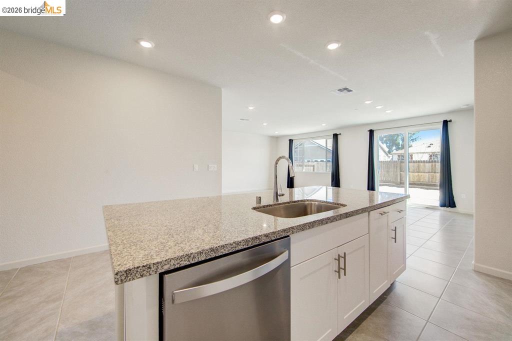 Detail Gallery Image 10 of 17 For 4050 Kenwood Circle, Oakley,  CA 94561 - 3 Beds | 2 Baths
