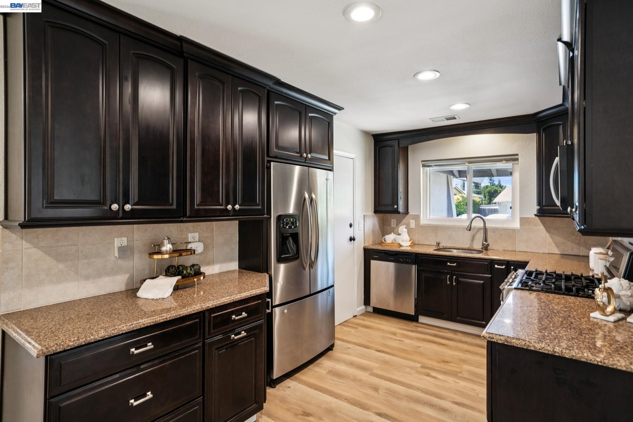 Detail Gallery Image 14 of 56 For 201 Ramon Pl, San Ramon,  CA 94583 - 4 Beds | 2 Baths