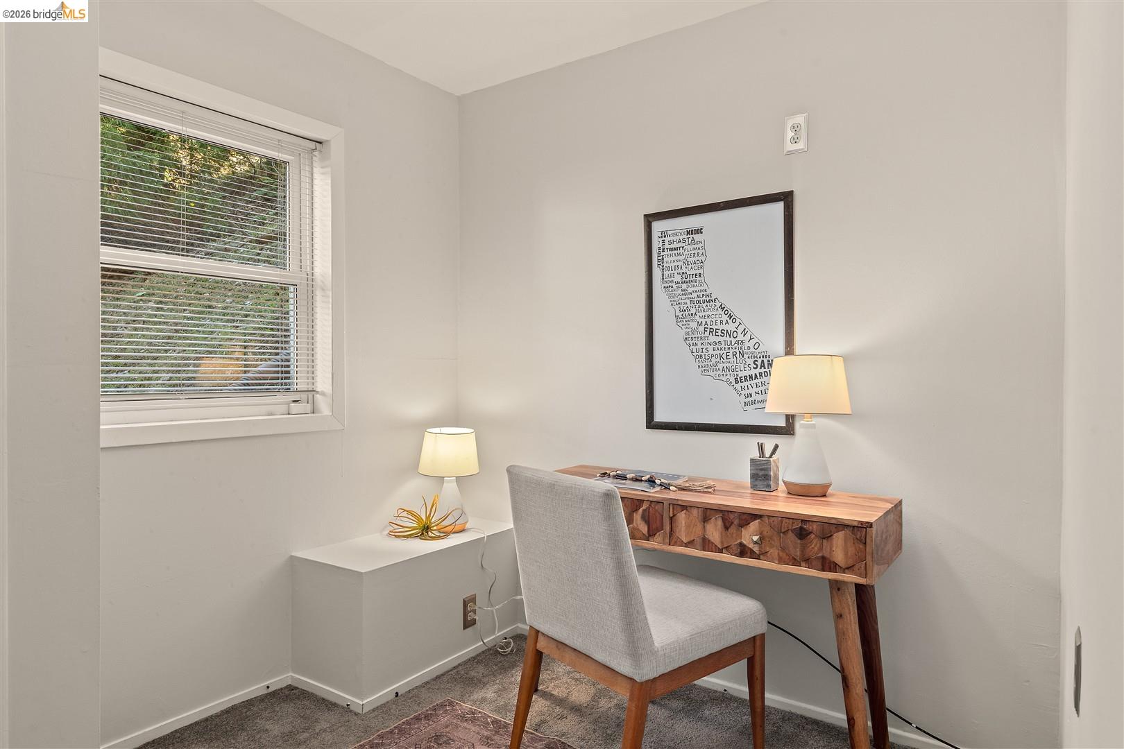 Detail Gallery Image 23 of 34 For 6741 Snake Rd, Oakland,  CA 94611 - 3 Beds | 2 Baths