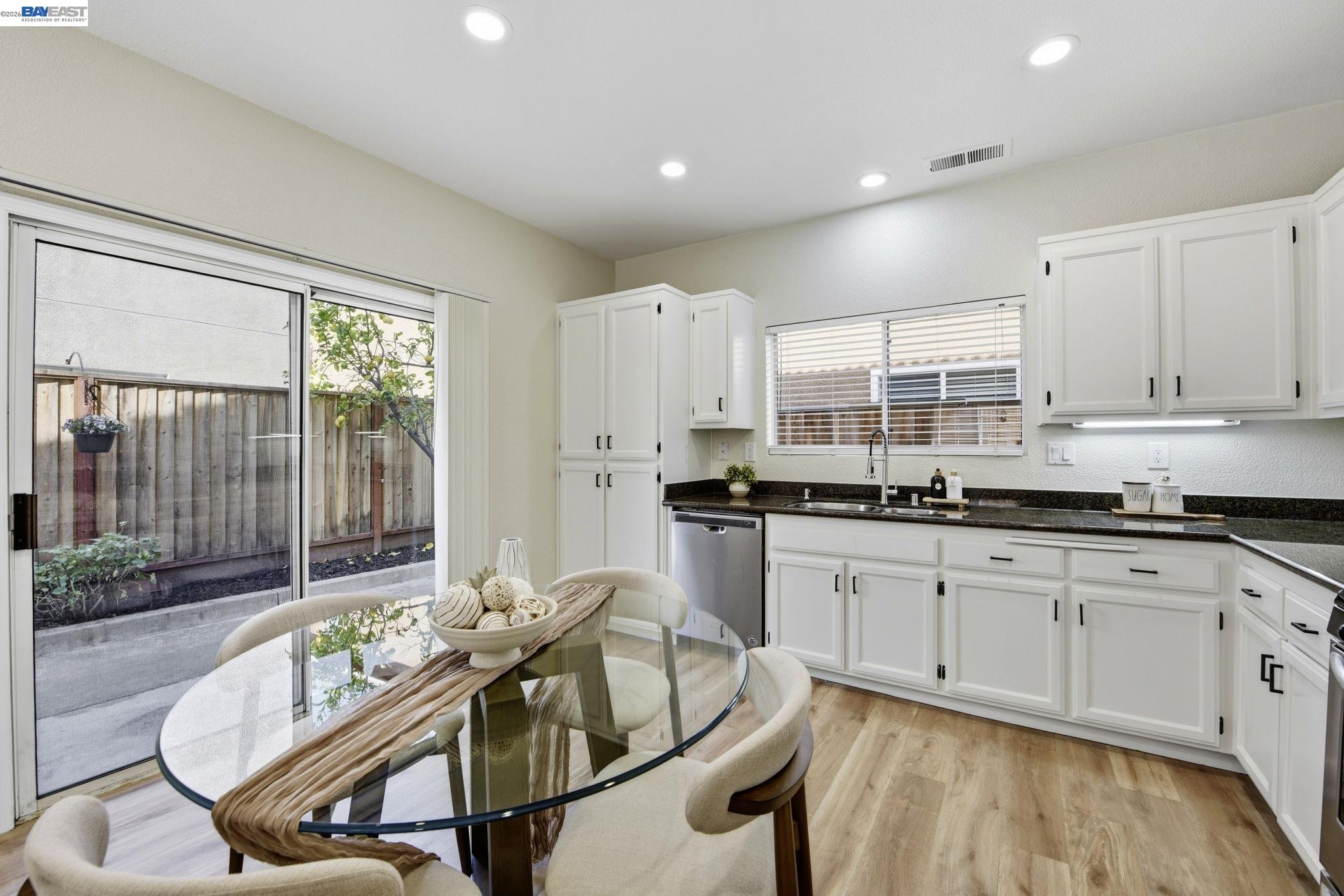 Detail Gallery Image 11 of 50 For 1085 La Brea Ter, Union City,  CA 94587 - 3 Beds | 2/1 Baths