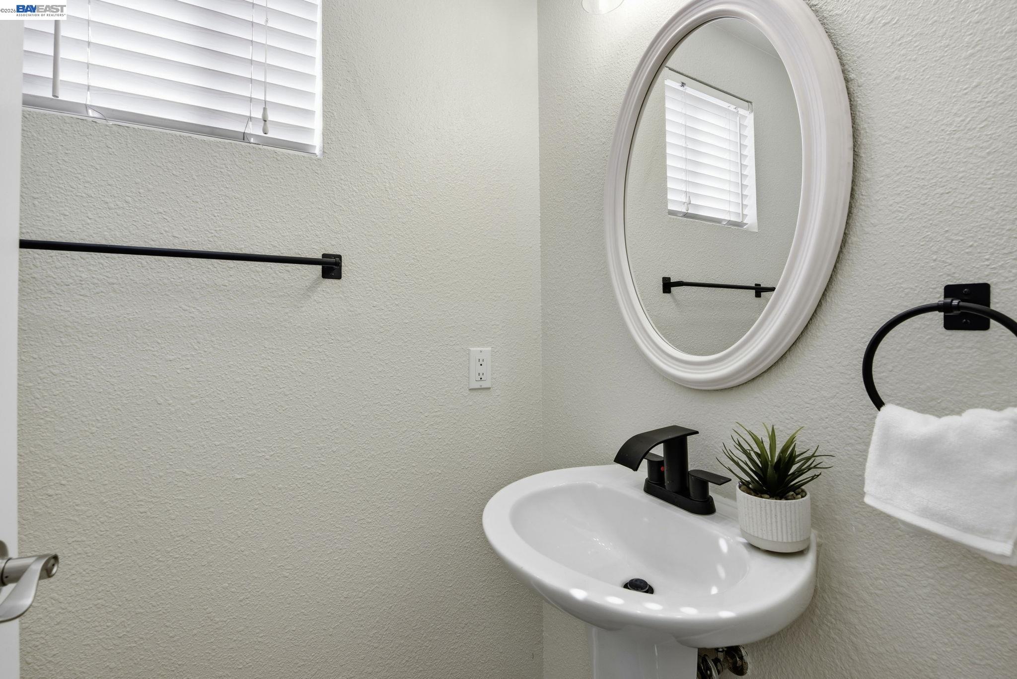 Detail Gallery Image 17 of 50 For 1085 La Brea Ter, Union City,  CA 94587 - 3 Beds | 2/1 Baths